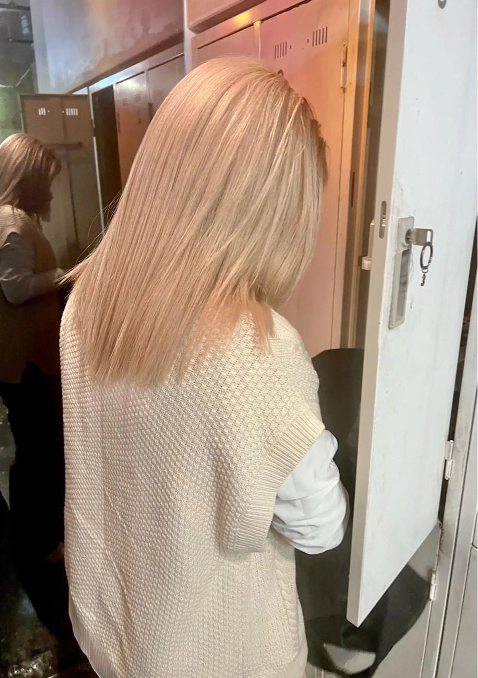 セミロング カット ヘアカラー ブリーチ/ハイトーン レイヤー/Maanaのヘアスタイル