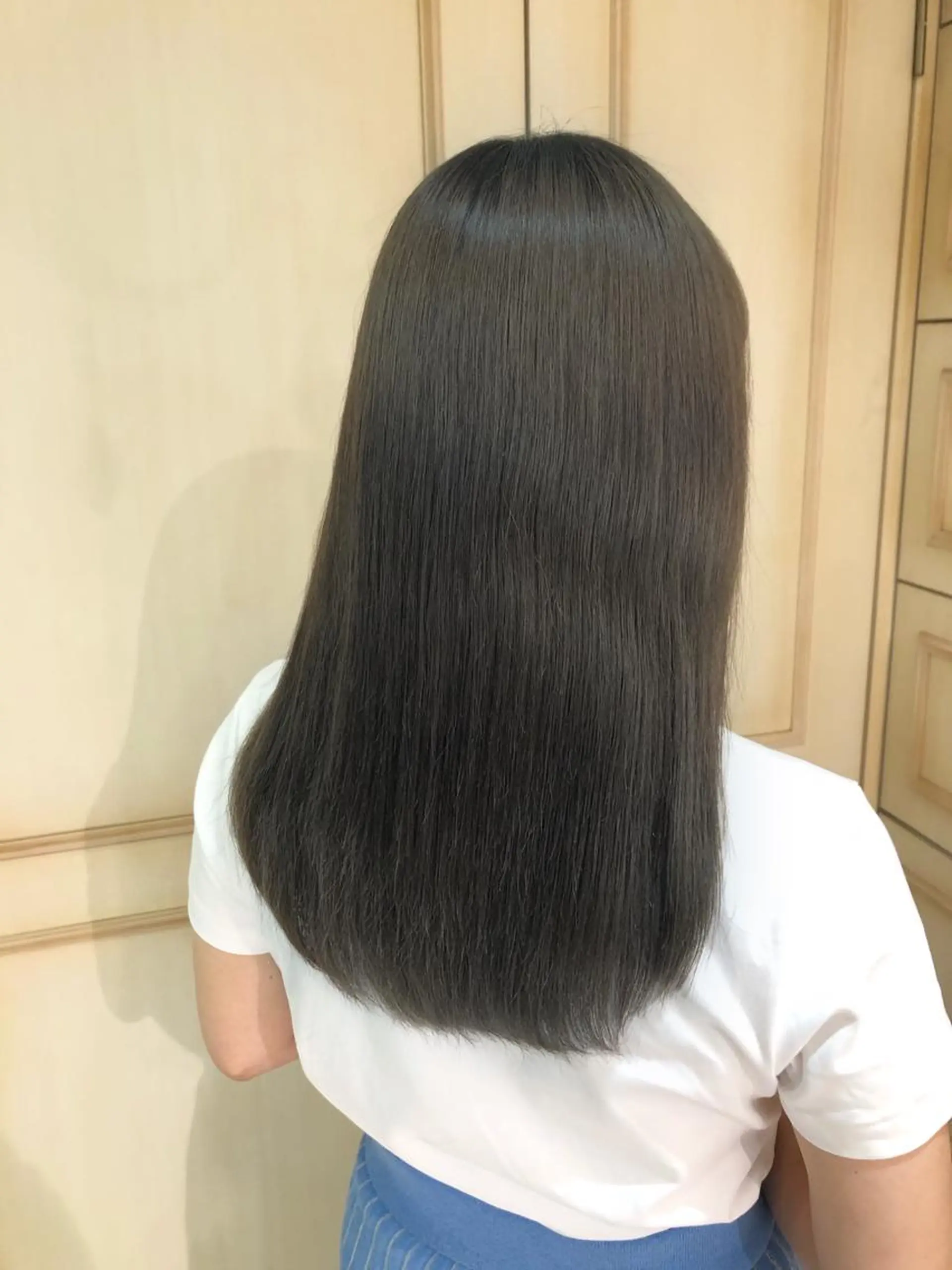 セミロング カラー 🇰🇷韓国風艶髪✨ 髪質改善 倉岡しおんのヘアスタイル