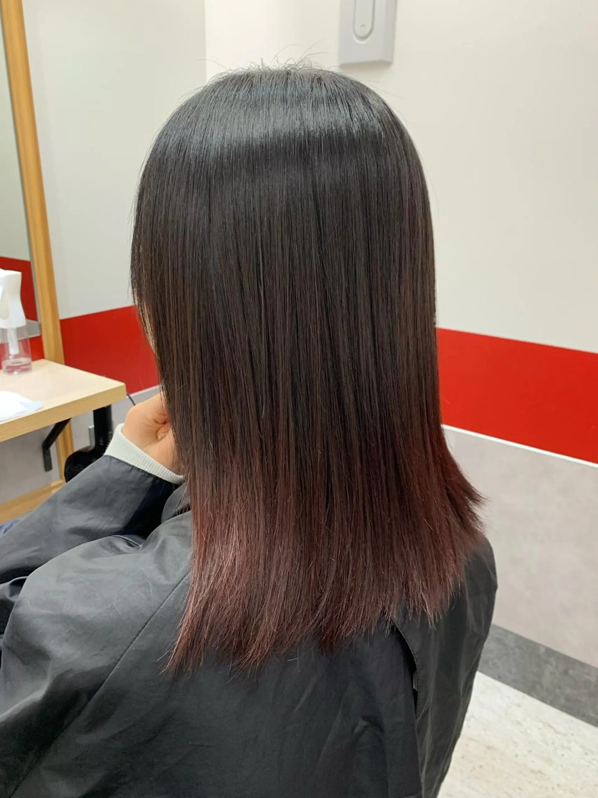 ミディアム カラー ヘアカラー SAKINO． ベージュカラーのヘアスタイル