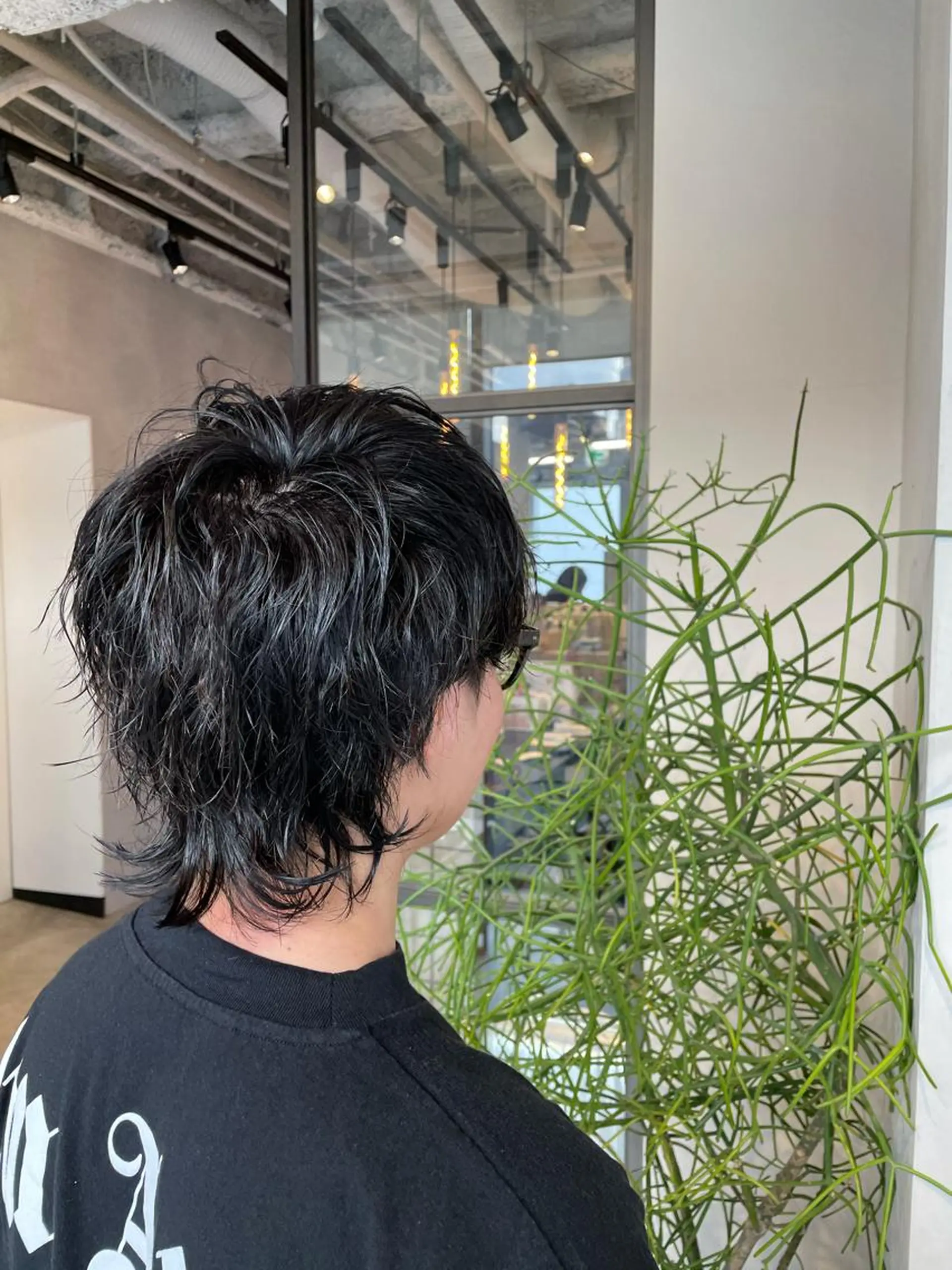 ショート パーマ メンズ 渋谷レイヤーカット/ 暖色艶カラー🩵高橋のヘアスタイル