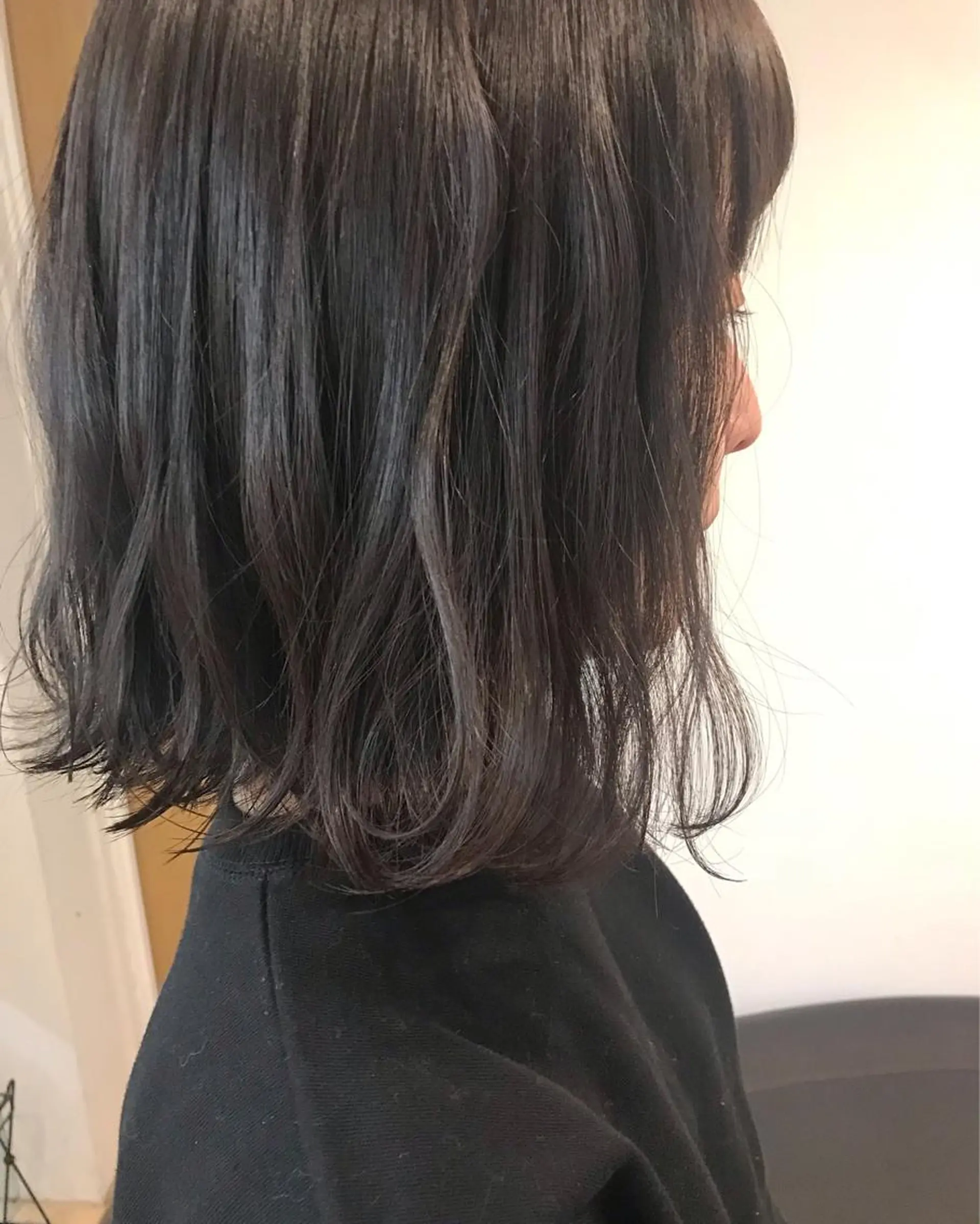 ミディアム カラー ダークグレー クニモトハルナ ボブ/柔らかカラーのヘアスタイル