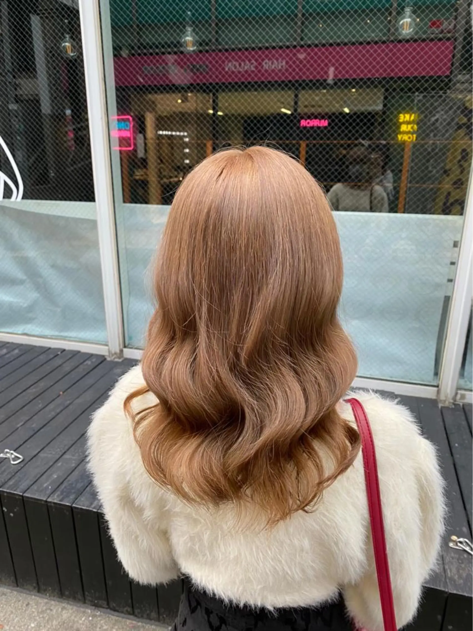 セミロング カラー カット ヘアカラー トリートメント ヘアセット 🩶【推しハイトーン 】yuzu🩶のヘアスタイル