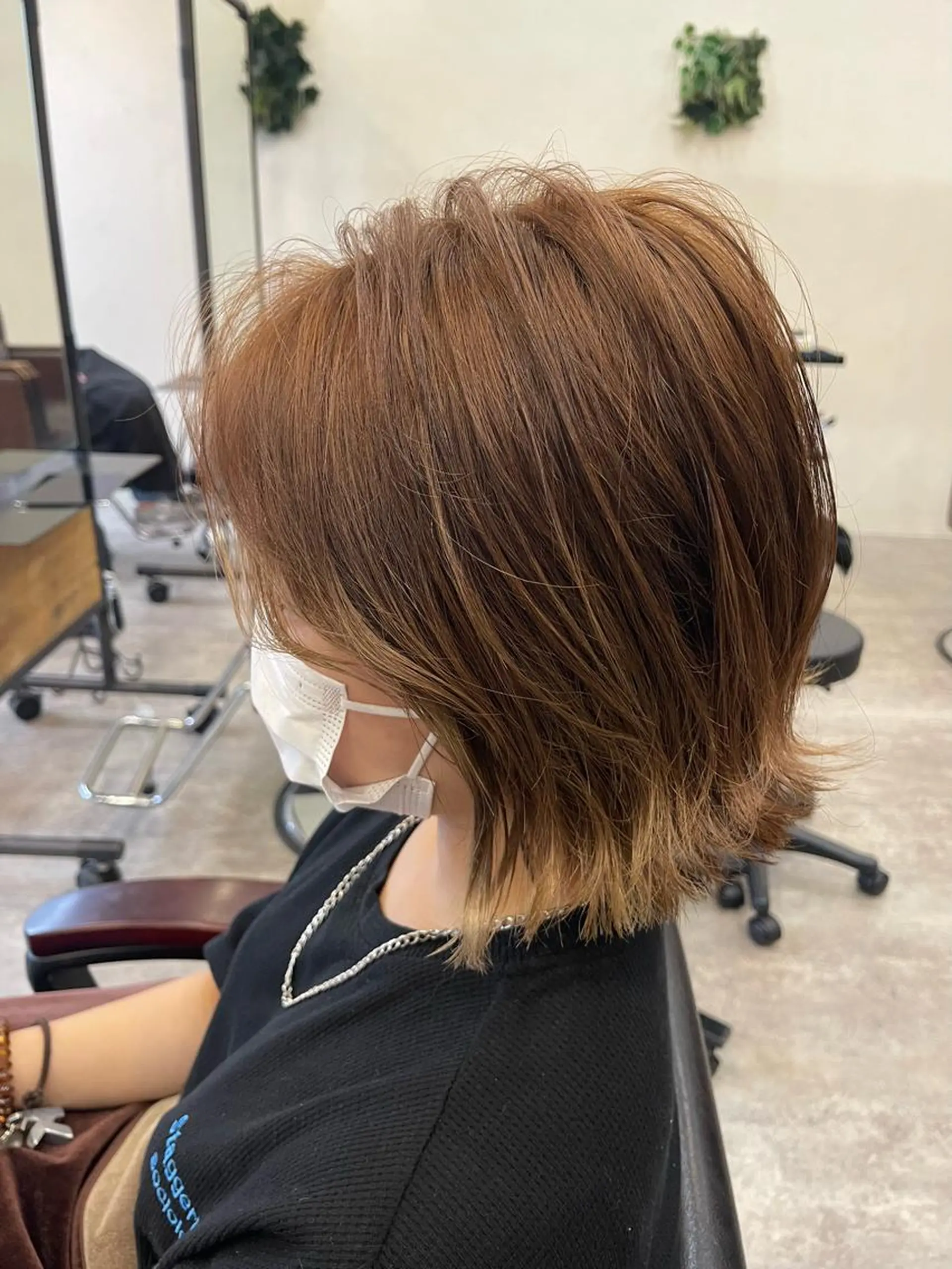 ショート カラー ショートボブ アディクシーカラー ハイトーンカラー ボブ ショートヘア OAK溝の口 𖠋SHINYAのヘアスタイル