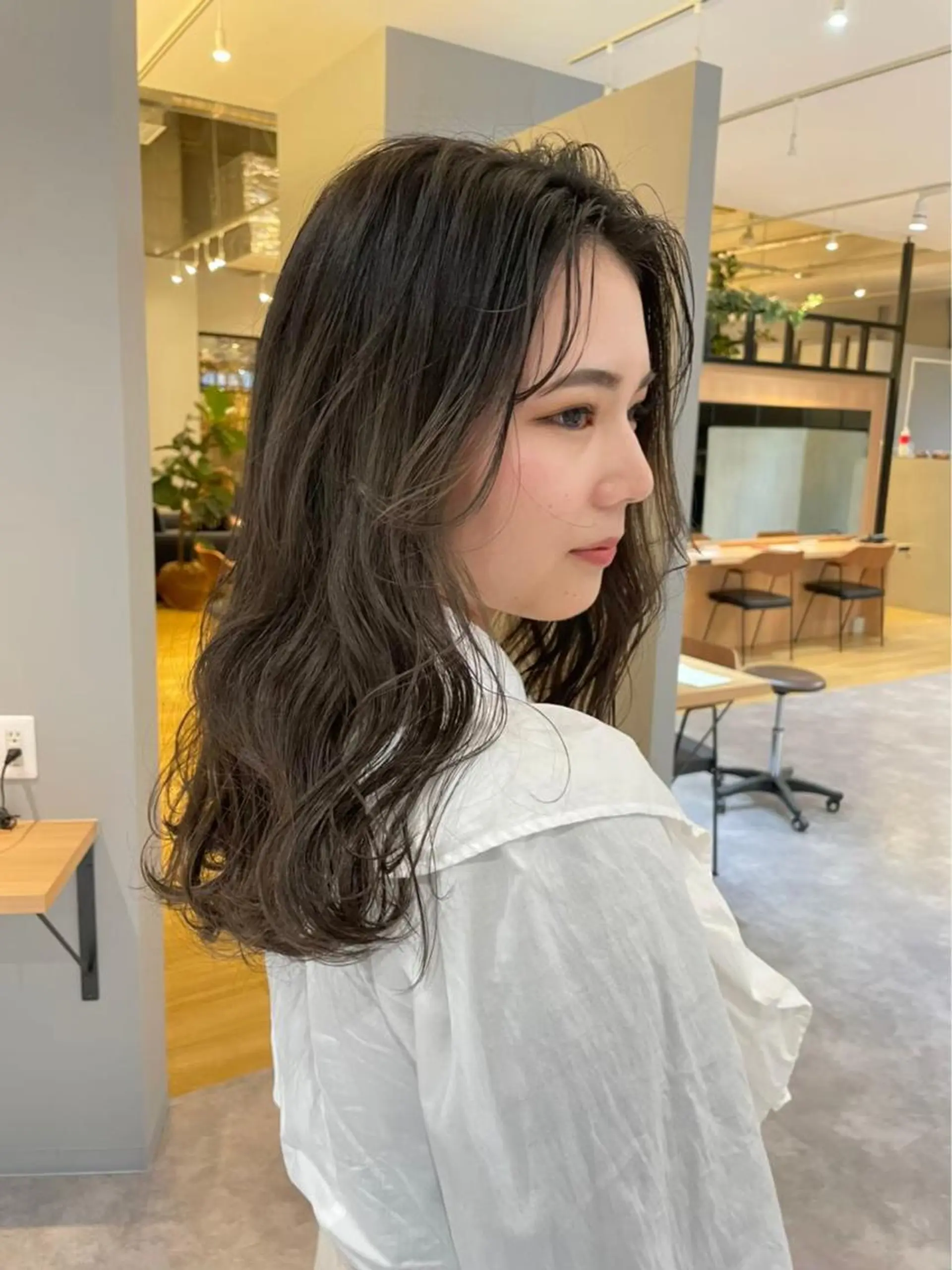 ロング カラー グレージュ GIEN 末吉 海斗のヘアスタイル