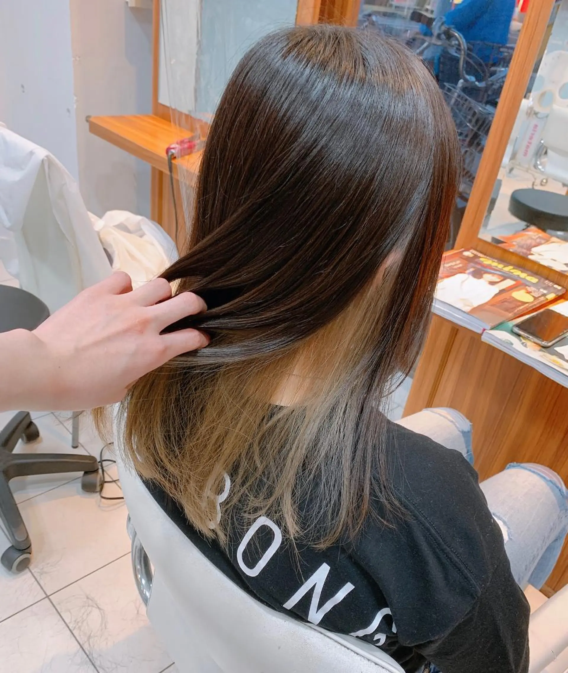 セミロング カラー 脱白髪染め美容師 竹内涼乃のヘアスタイル