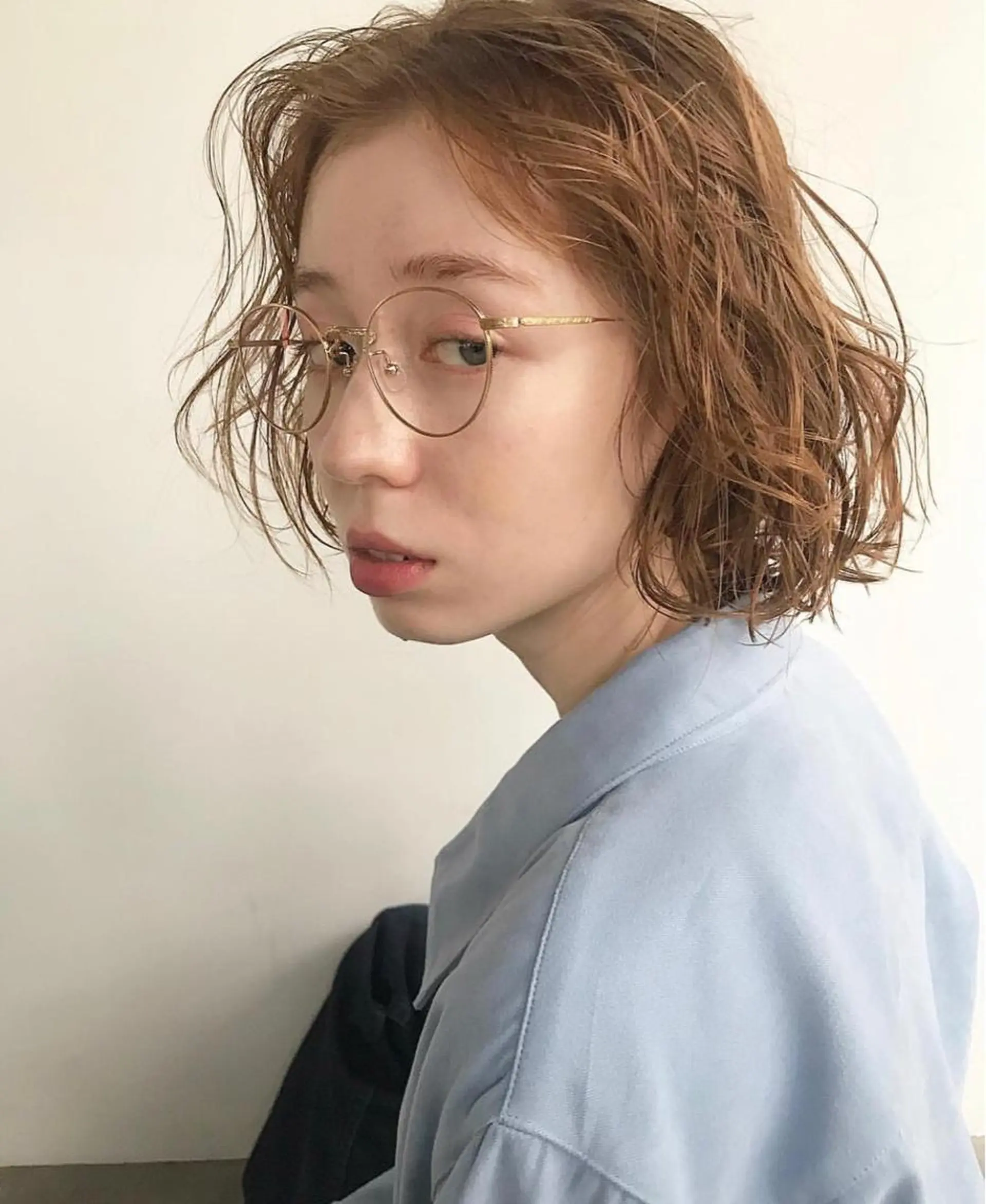 ミディアム パーマ 柴田 日菜子のヘアスタイル