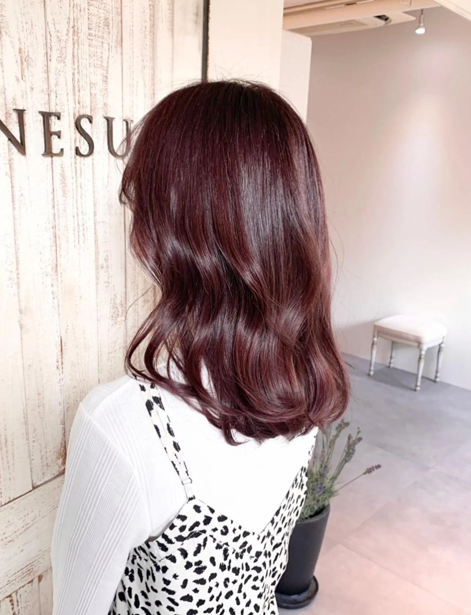 ミディアム カラー パーマ ピンクカラー カット ヘアカラー トリートメント 韓国ヘア🇰🇷🎀 YURIAのヘアスタイル