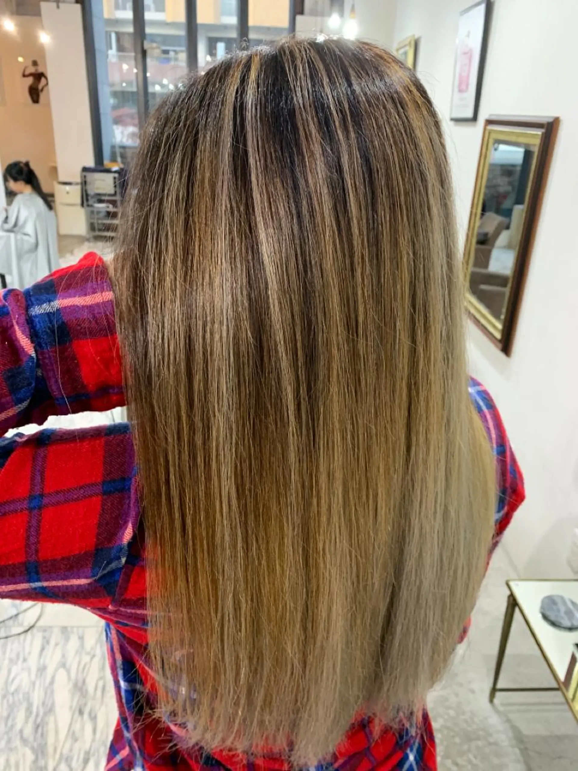 ロング カラー バレイヤージュ レイヤーカット エクステ（レミー毛） NINEのヘアスタイル