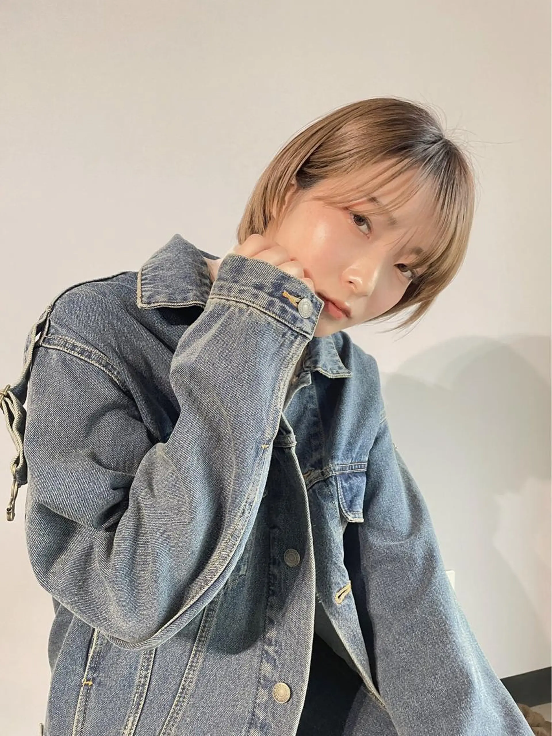 ショート カラー バレイヤージュ ブリーチ ケアブリーチ ダブルカラー イヤリングカラー Luana / 公式 / 大通のヘアスタイル