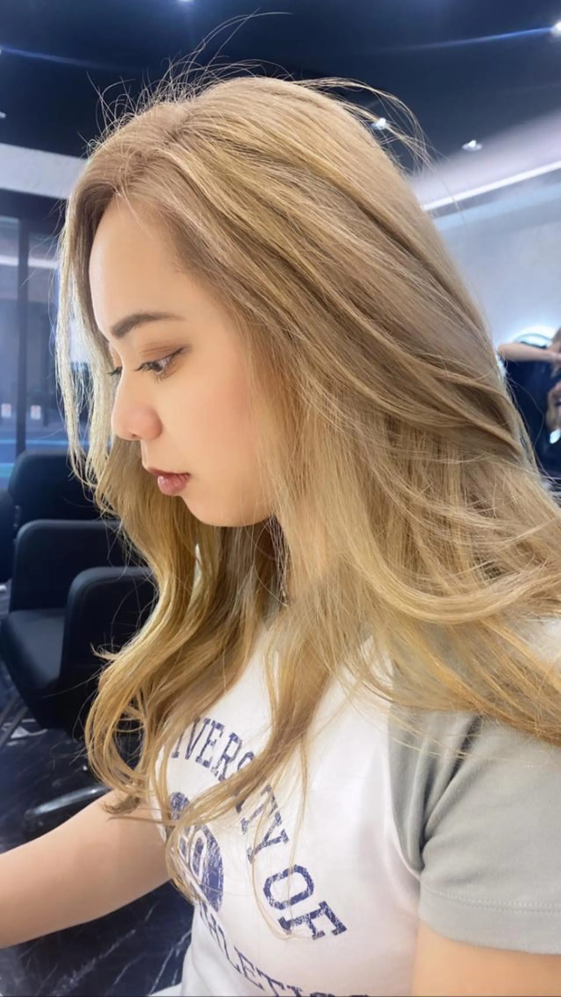 ロング カラー LOHAS Kanaのヘアスタイル