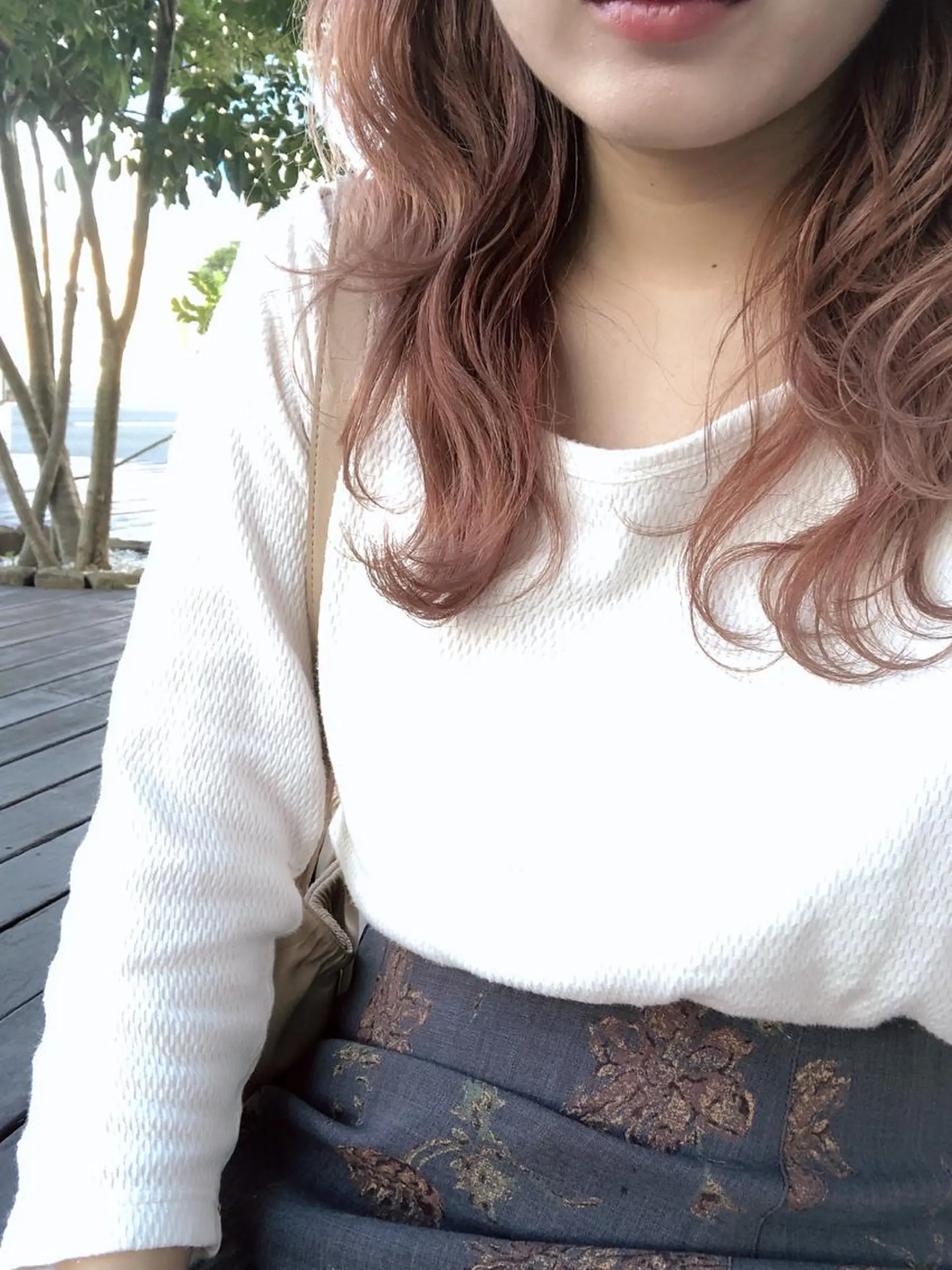 セミロング カラー レイヤーカット✖️ 柔らかベージュカラーのヘアスタイル