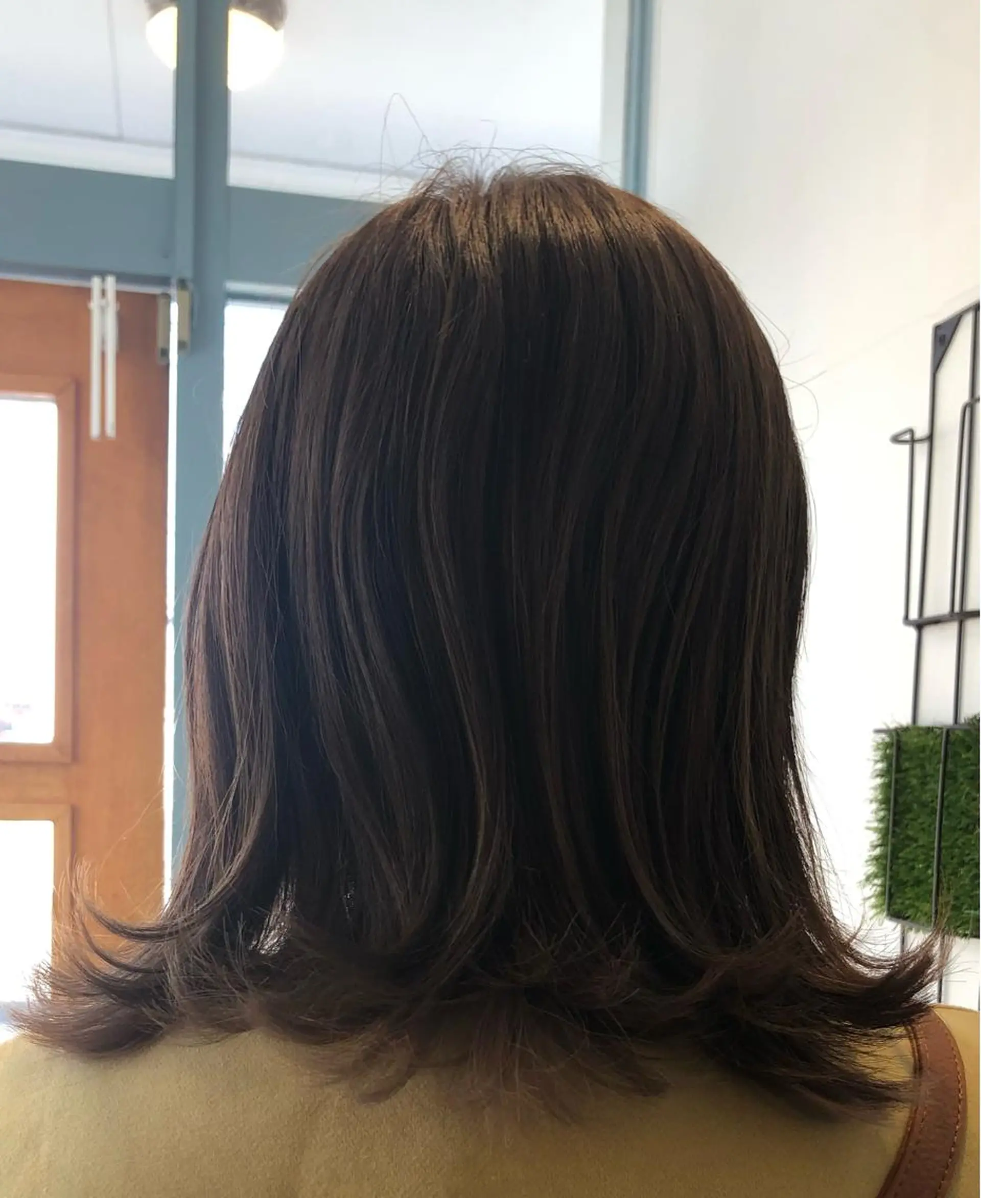 ミディアム カラー 坂田 優子のヘアスタイル