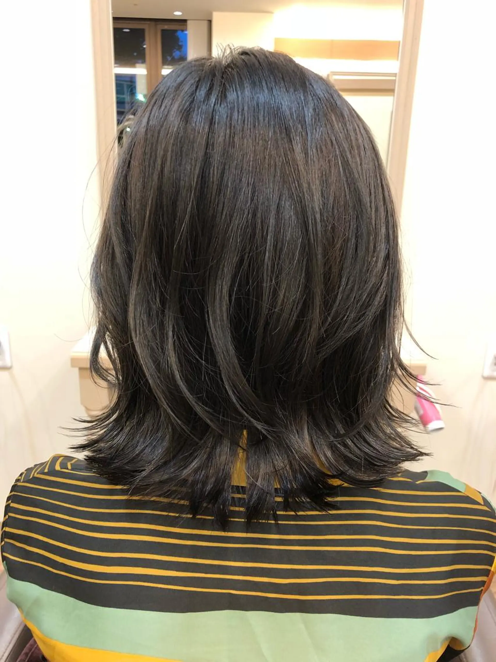 ミディアム カラー アッシュ アッシュブラック 黒髪 尚平 40代からの 髪質改善専門のその他イメージ