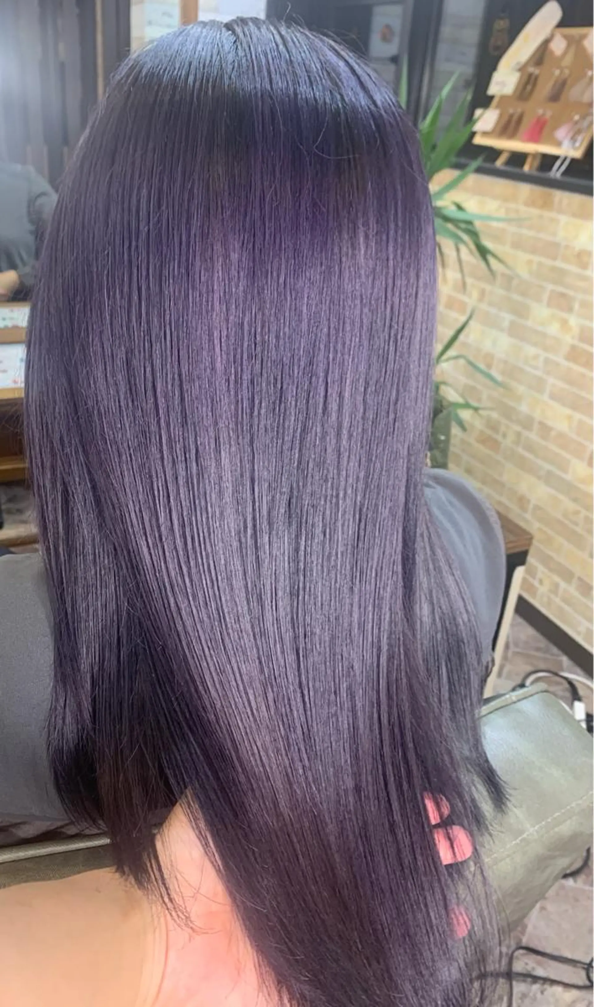 セミロング アッシュ Lilly 中谷友里のヘアスタイル