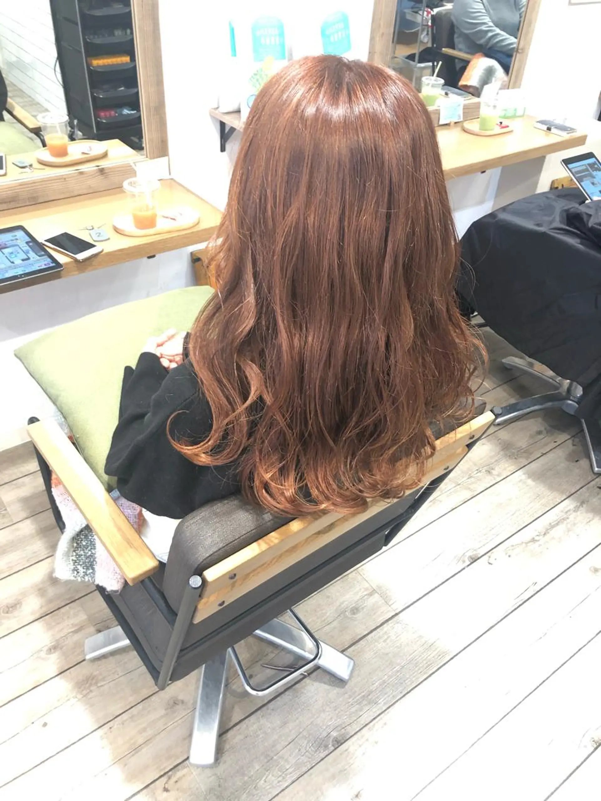ロング カラー ヘアアレンジ ベージュカラー ハイライトカラー オレンジ オレンジベージュ ハイライト ヘアカラー トリートメント 顔周りcut・ご相談 ＝新宿しずく🇰🇷のヘアスタイル