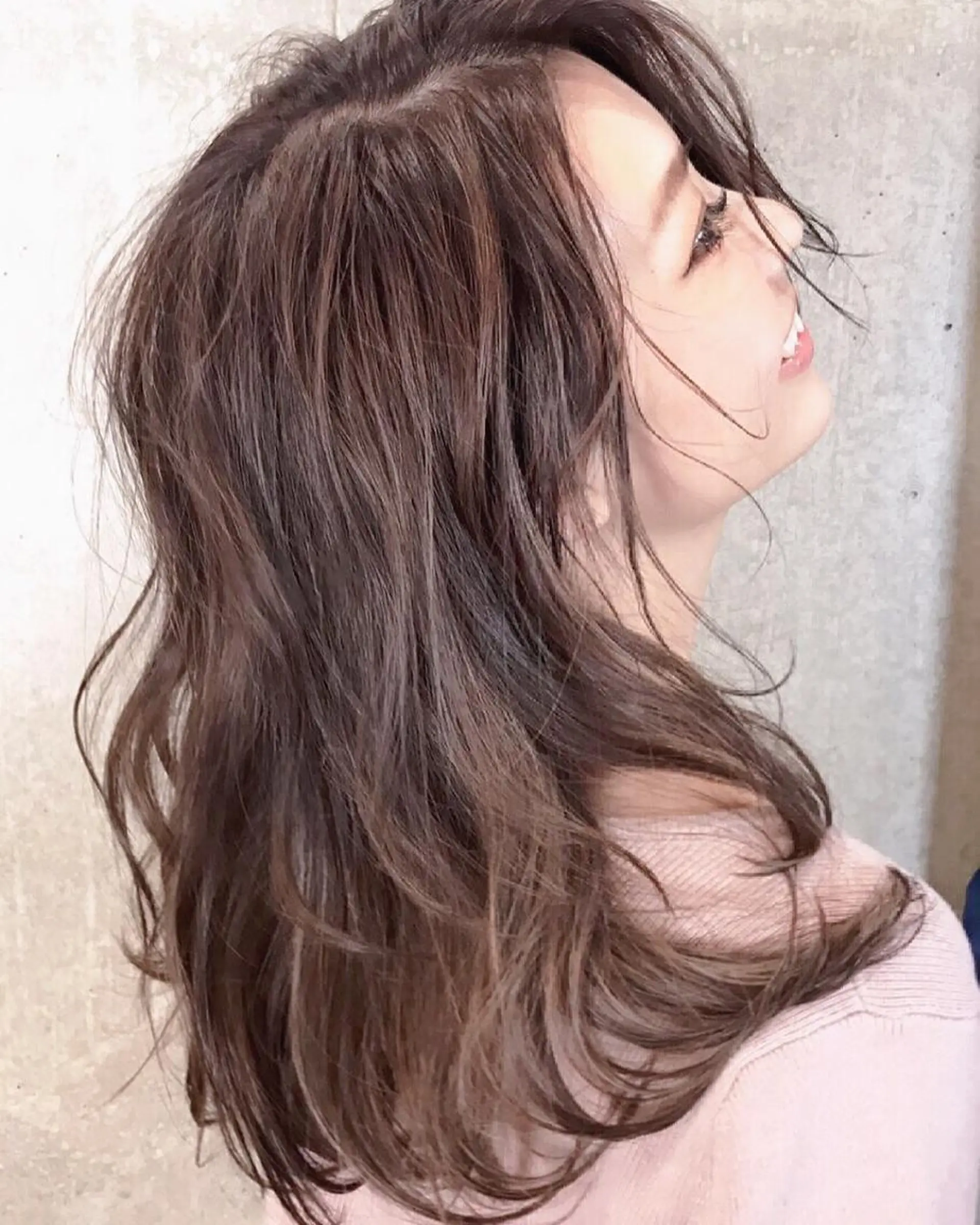 セミロング カラー インナーカラー 白髪ぼかし×デザイン 🕊️🫧ホウジョウのヘアスタイル