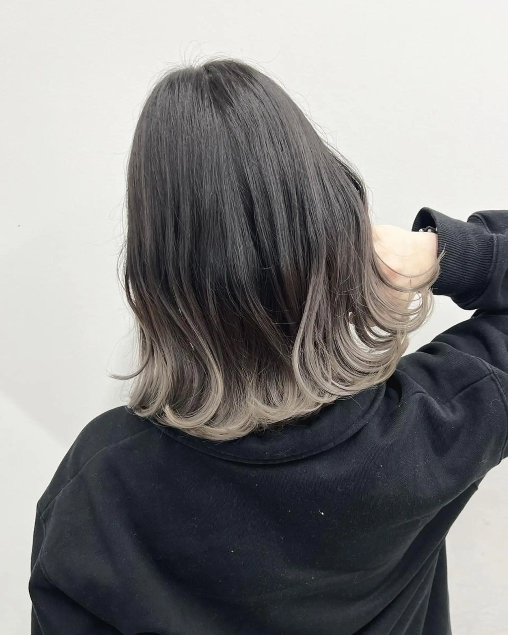 カラー アディクシーカラー アッシュ ブルーカラー ダークアッシュ グレージュ 【公式】amble luxe 中野のヘアスタイル