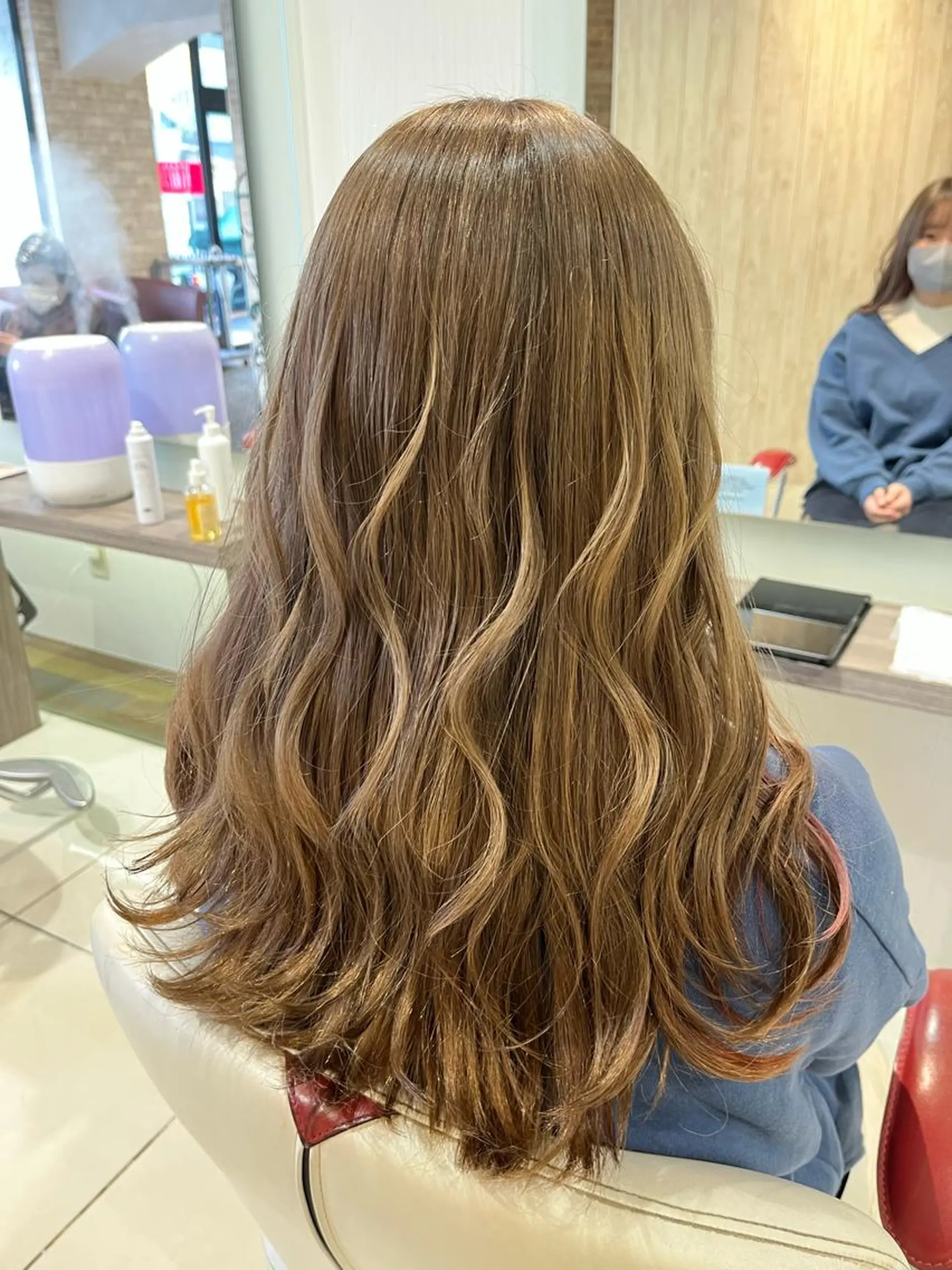 セミロング カラー ヘアアレンジ ベージュカラー ブリーチ ミルクティーベージュ 【艶カラー】石山拓人 /ブリーチのヘアスタイル