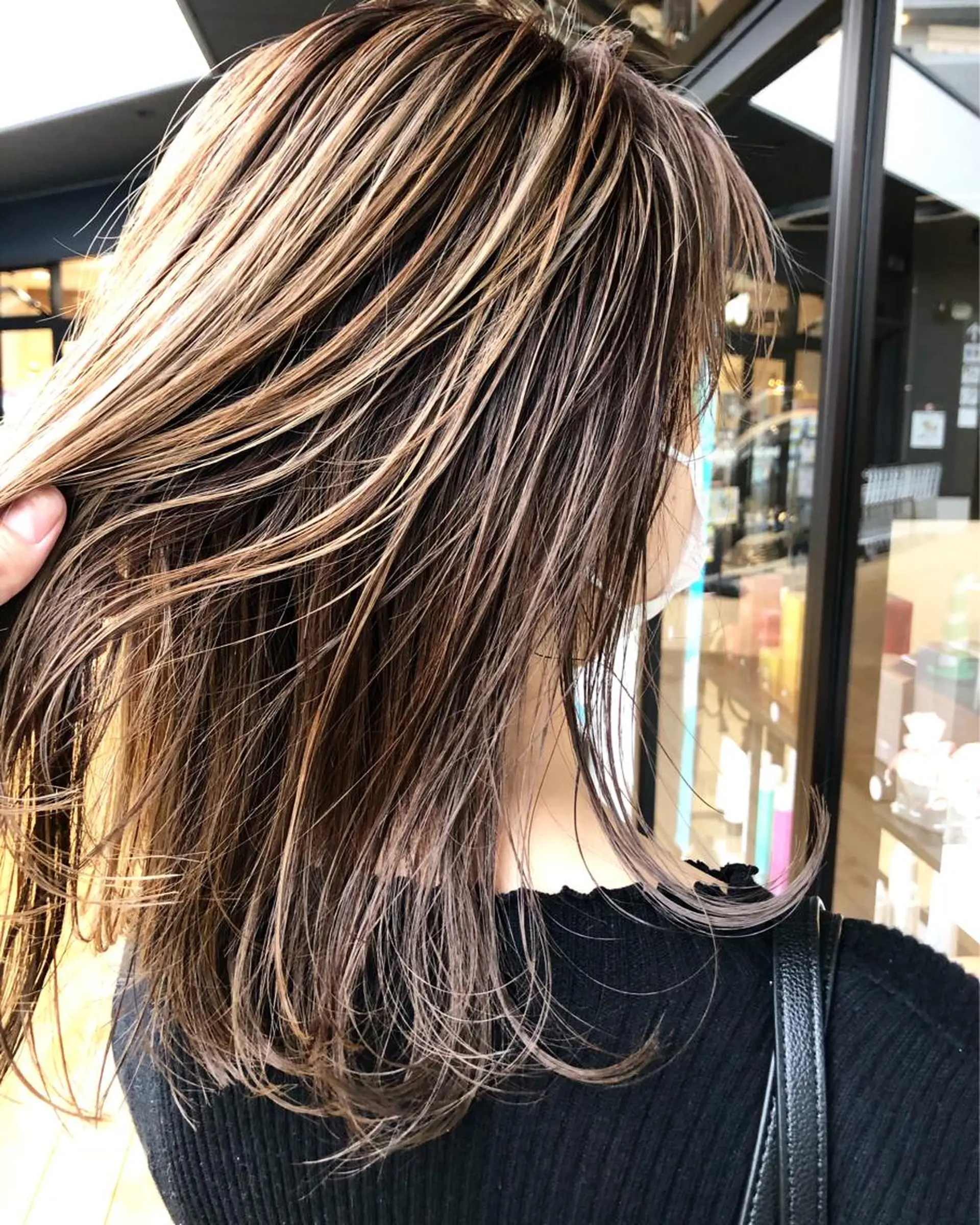 ミディアム カラー ハイライトカラー 外国人風カラー ハイライト メンズヘア特化 崎田 成人のヘアスタイル