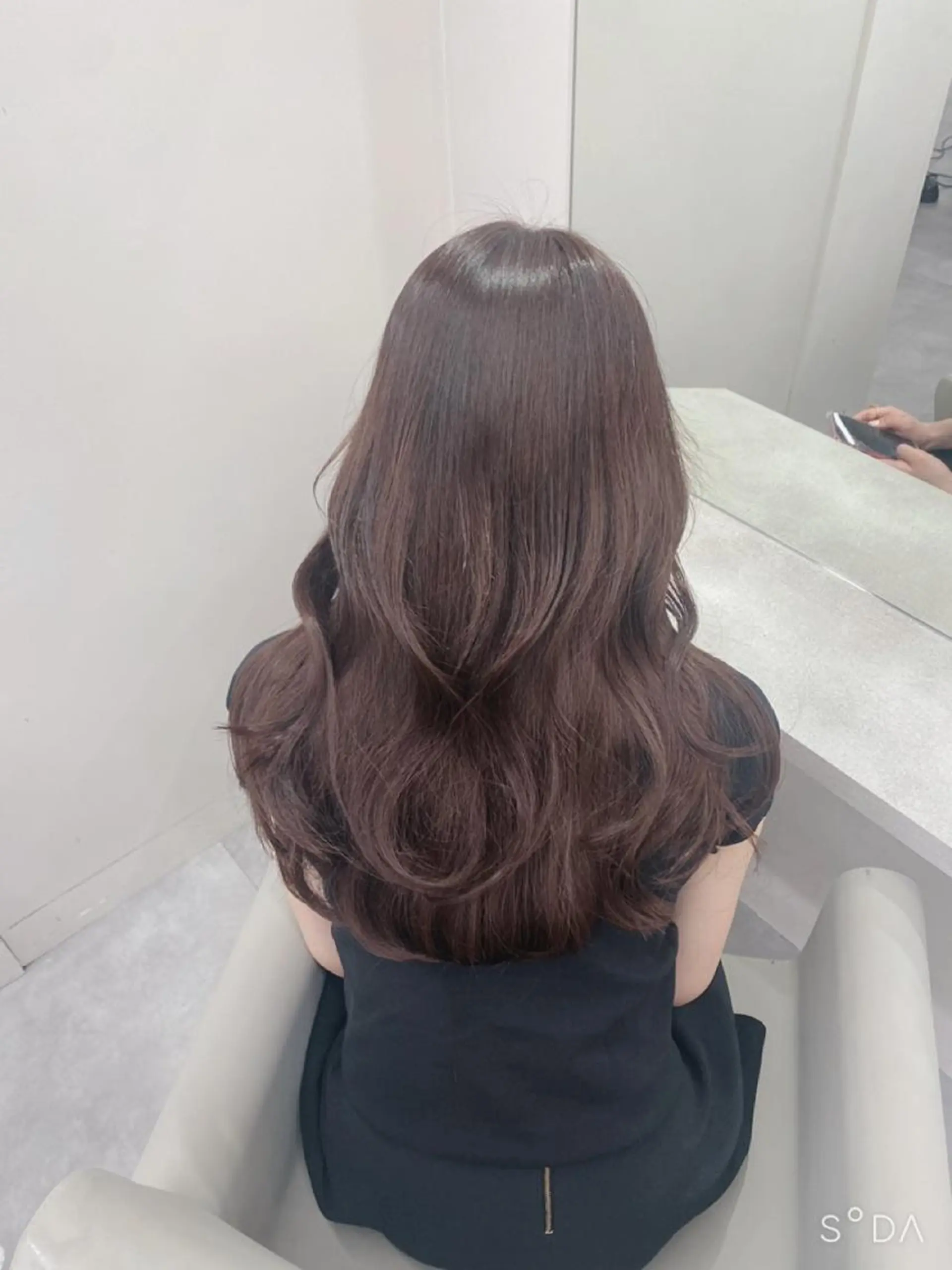 ロング レイヤー・ブリーチ kiyotoshiのヘアスタイル