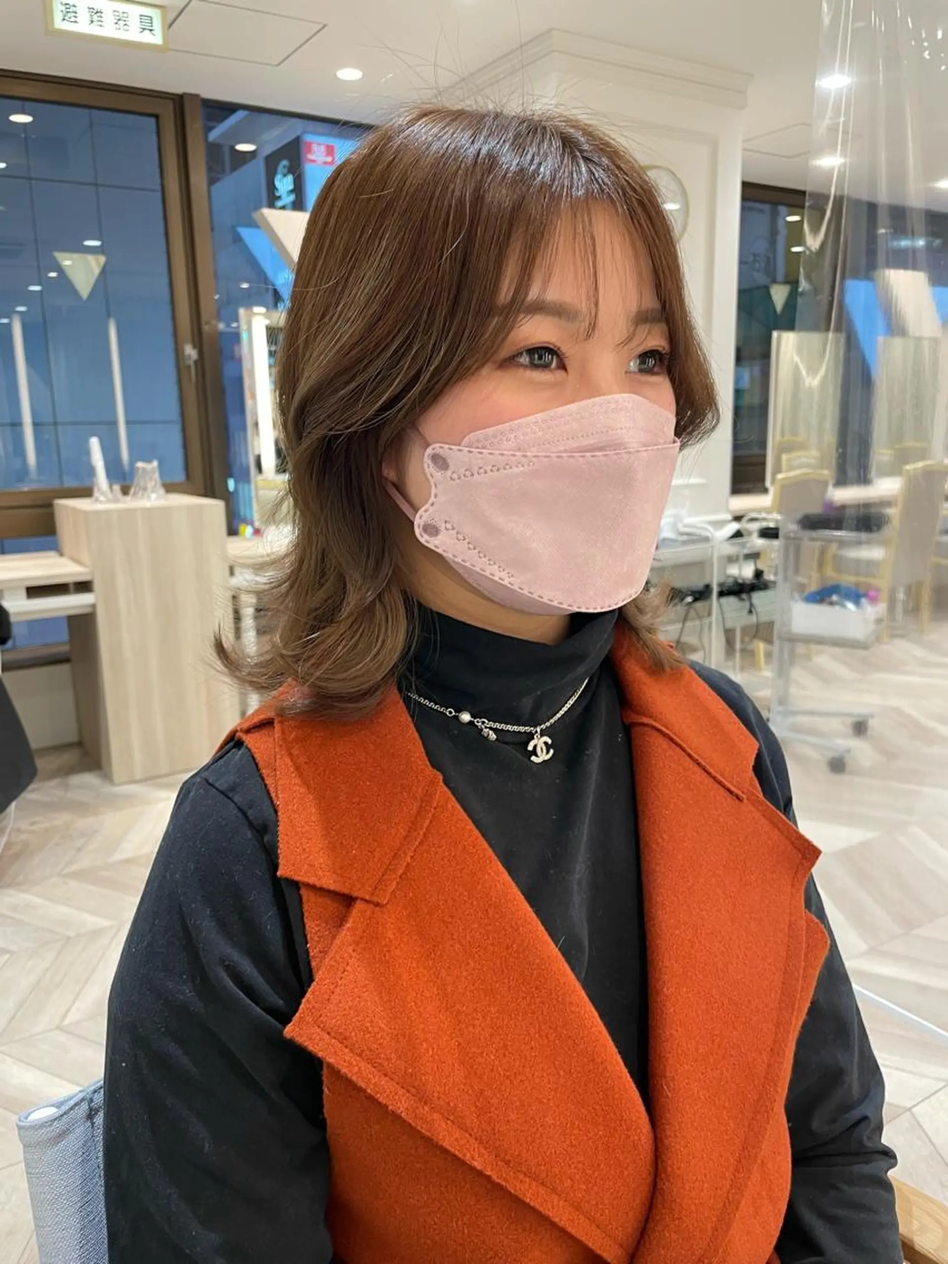 ミディアム カラー 韓国レイヤーカット/ ダブルカラーのヘアスタイル