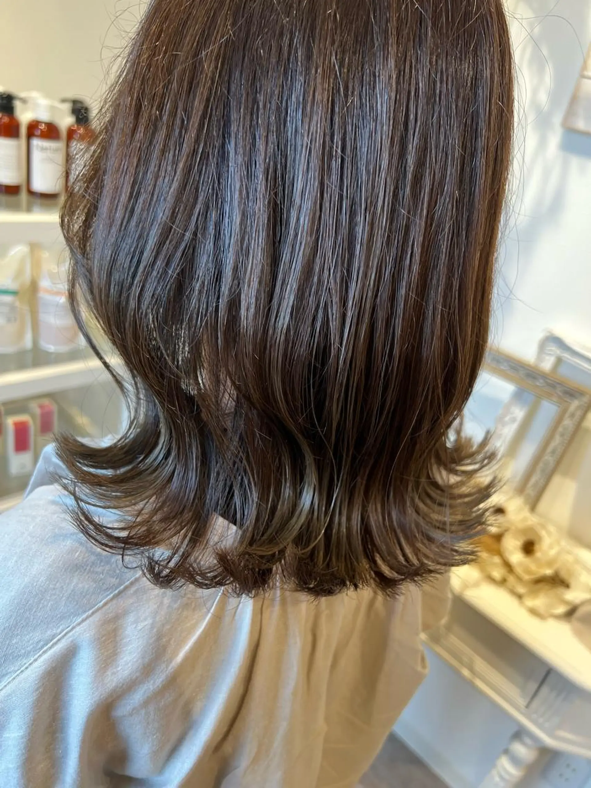 ミディアム カット ヘアカラー トリートメント 井上 美春のヘアスタイル