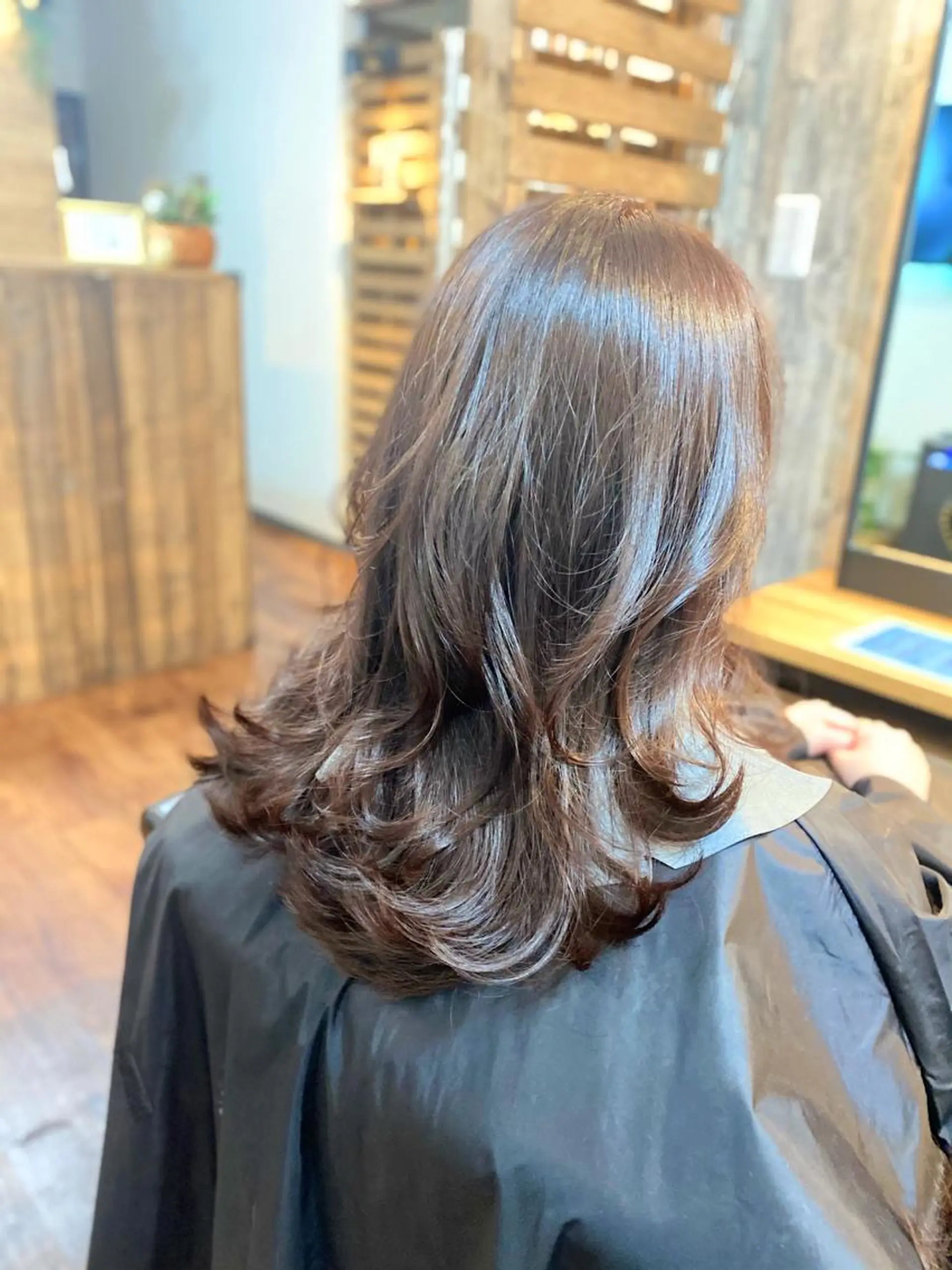 セミロング カラー ヘアアレンジ くびれヘア くびれレイヤー レイヤーカット トリートメント カット ヘアカラー トリートメント Luzir⭐︎ GEN⭐︎のヘアスタイル