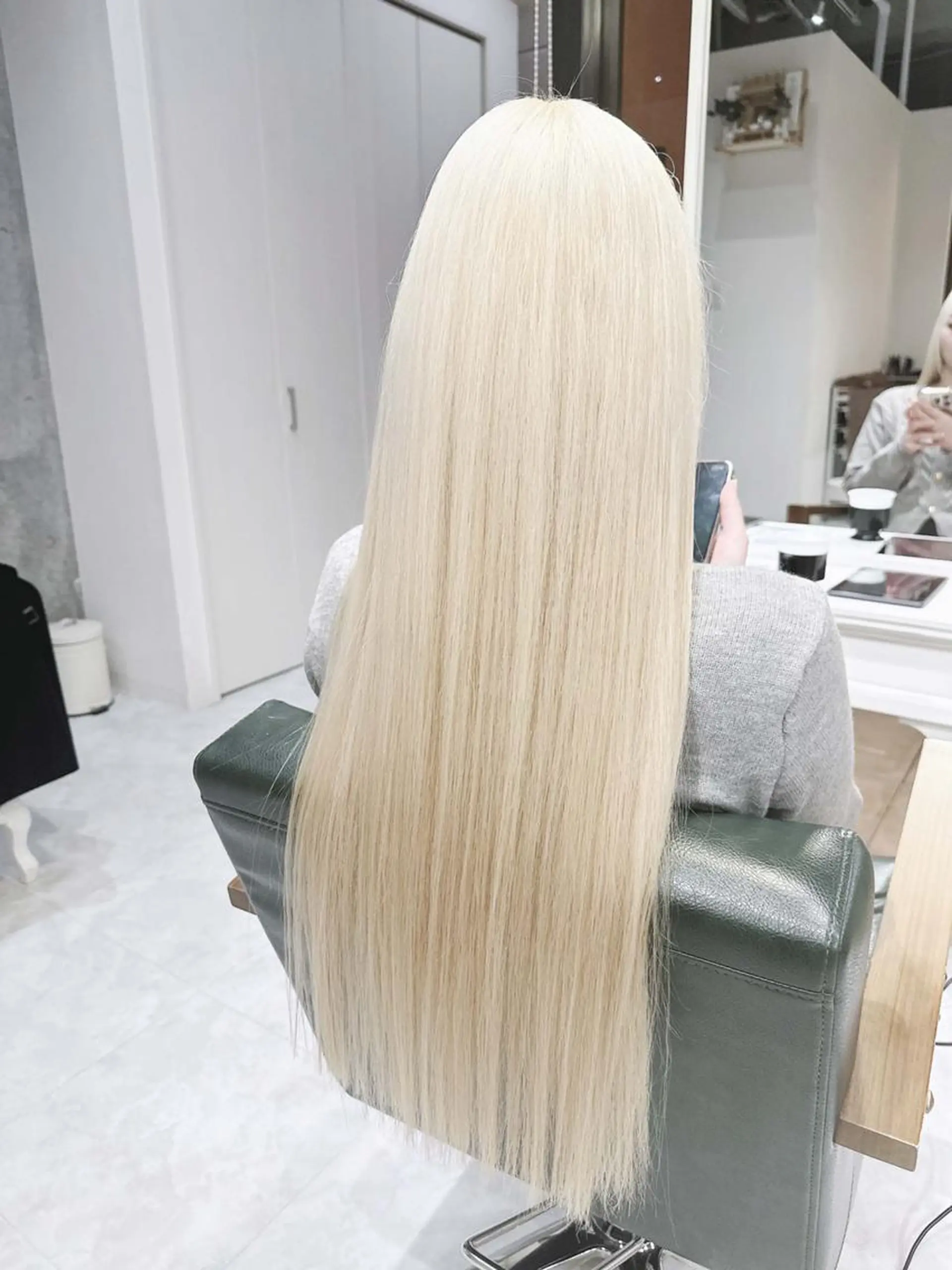 ロング カラー ヘアアレンジ ブリーチ ケアブリーチ 透明感カラー デザインカラー ハイトーンカラー Days 透明感カラーのヘアスタイル