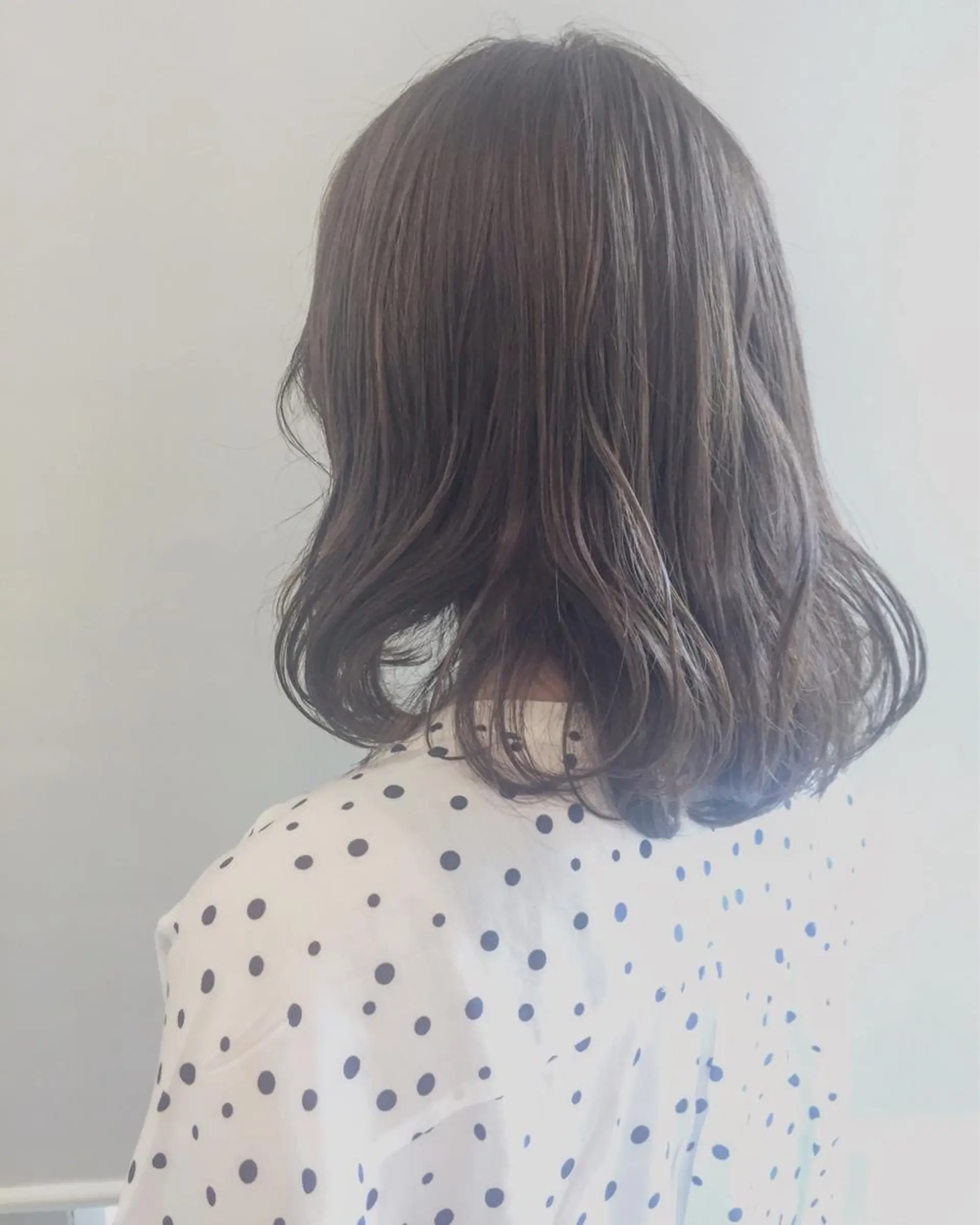 ミディアム カラー アッシュ ベージュカラー 齋藤 咲のヘアスタイル