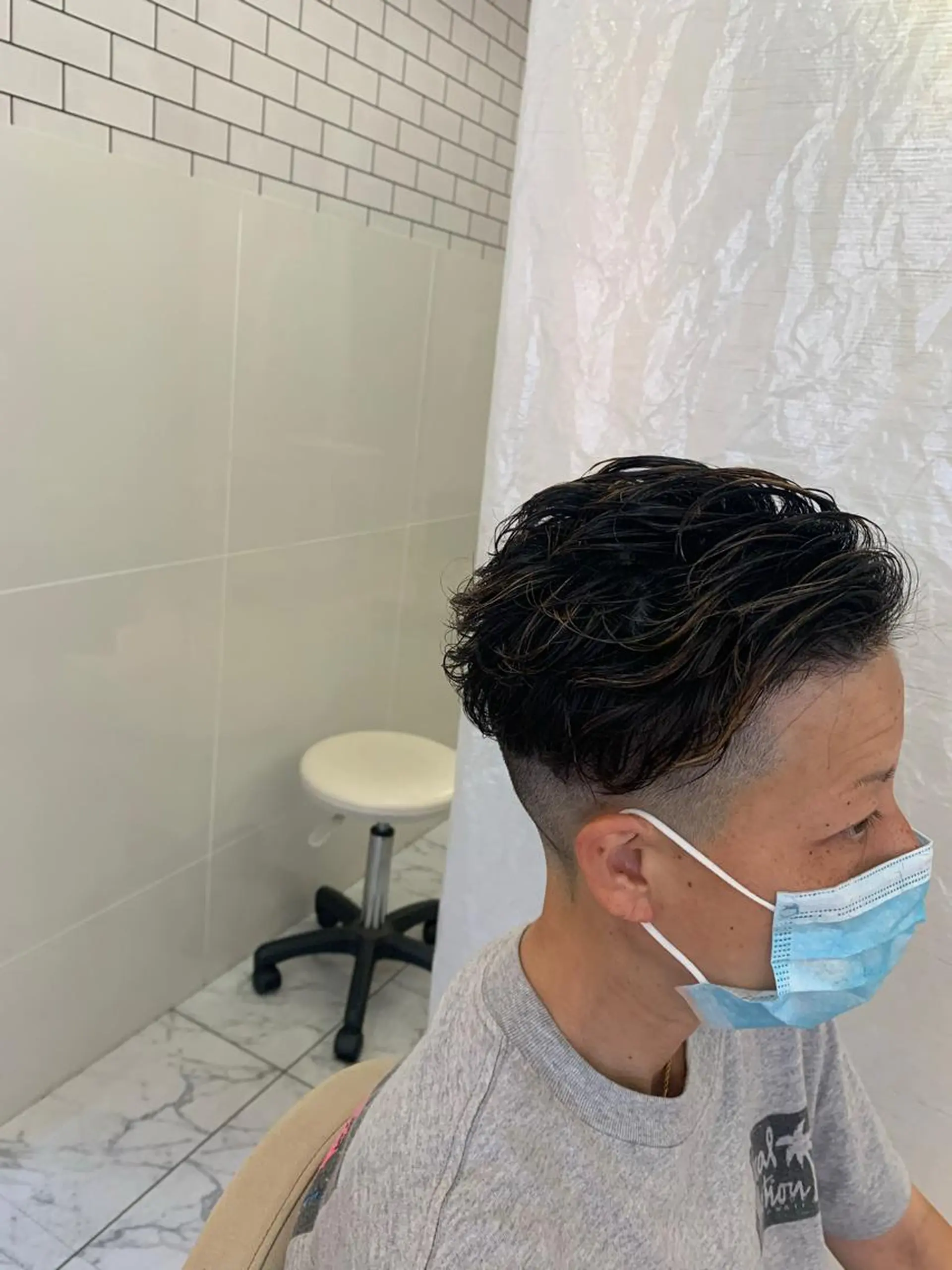 ショート カラー 保々  雄輝のヘアスタイル