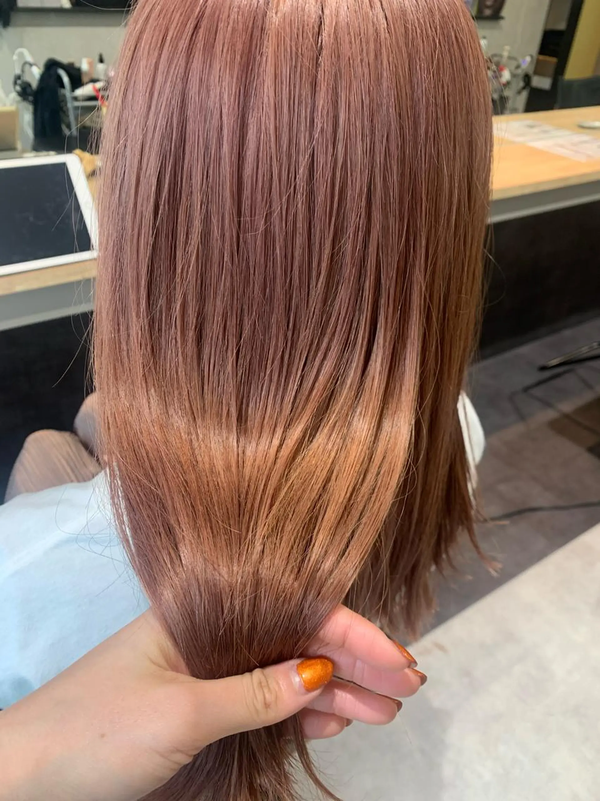 セミロング カラー ベージュカラー ブリーチ ピンクカラー ピンクベージュ カット ヘアカラー トリートメント hub hair レイヤー/透明感のヘアスタイル