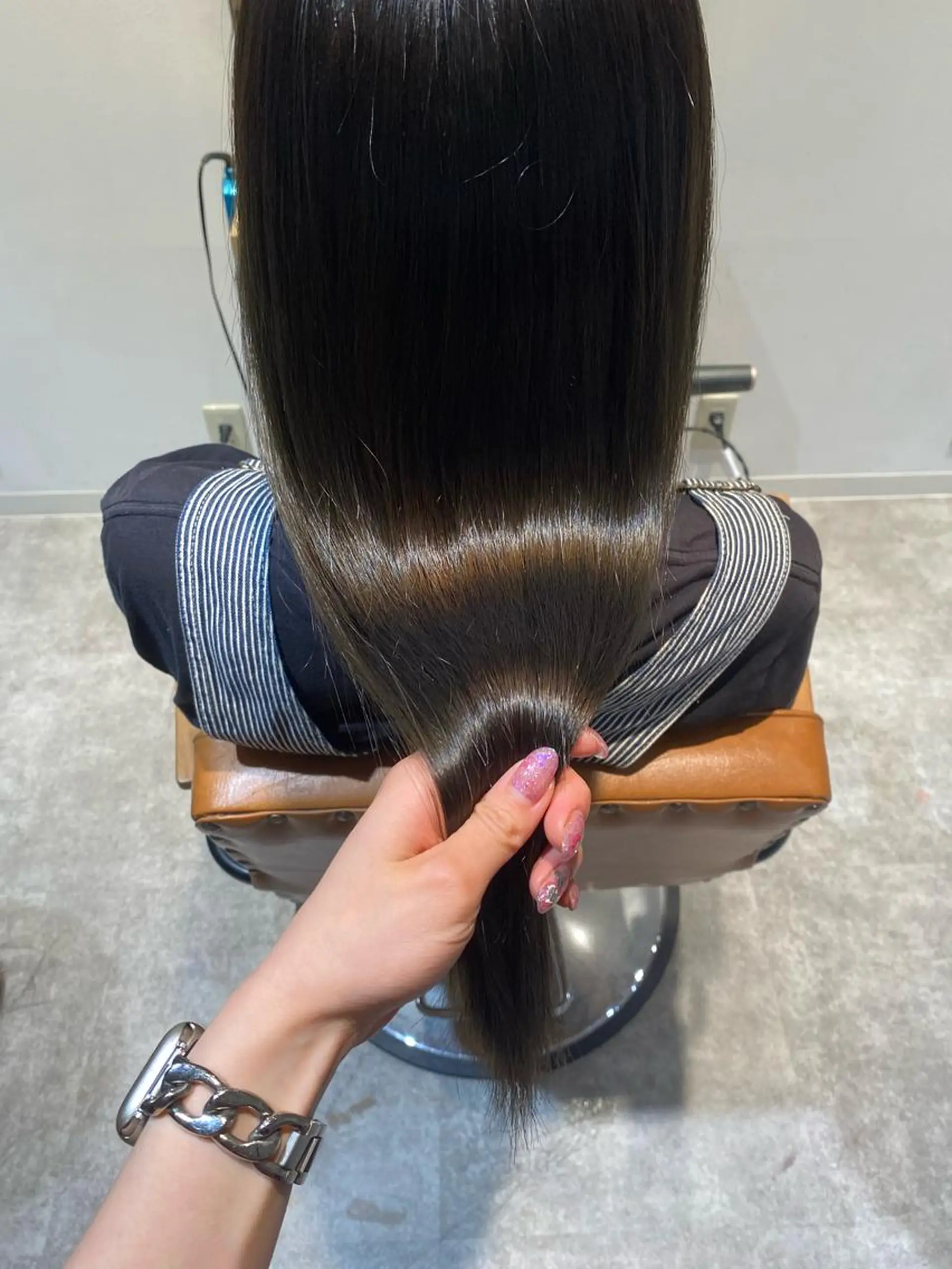 ロング カラー オリーブカラー 縮毛矯正 カット 縮毛矯正 オスズ 🎀´-のヘアスタイル