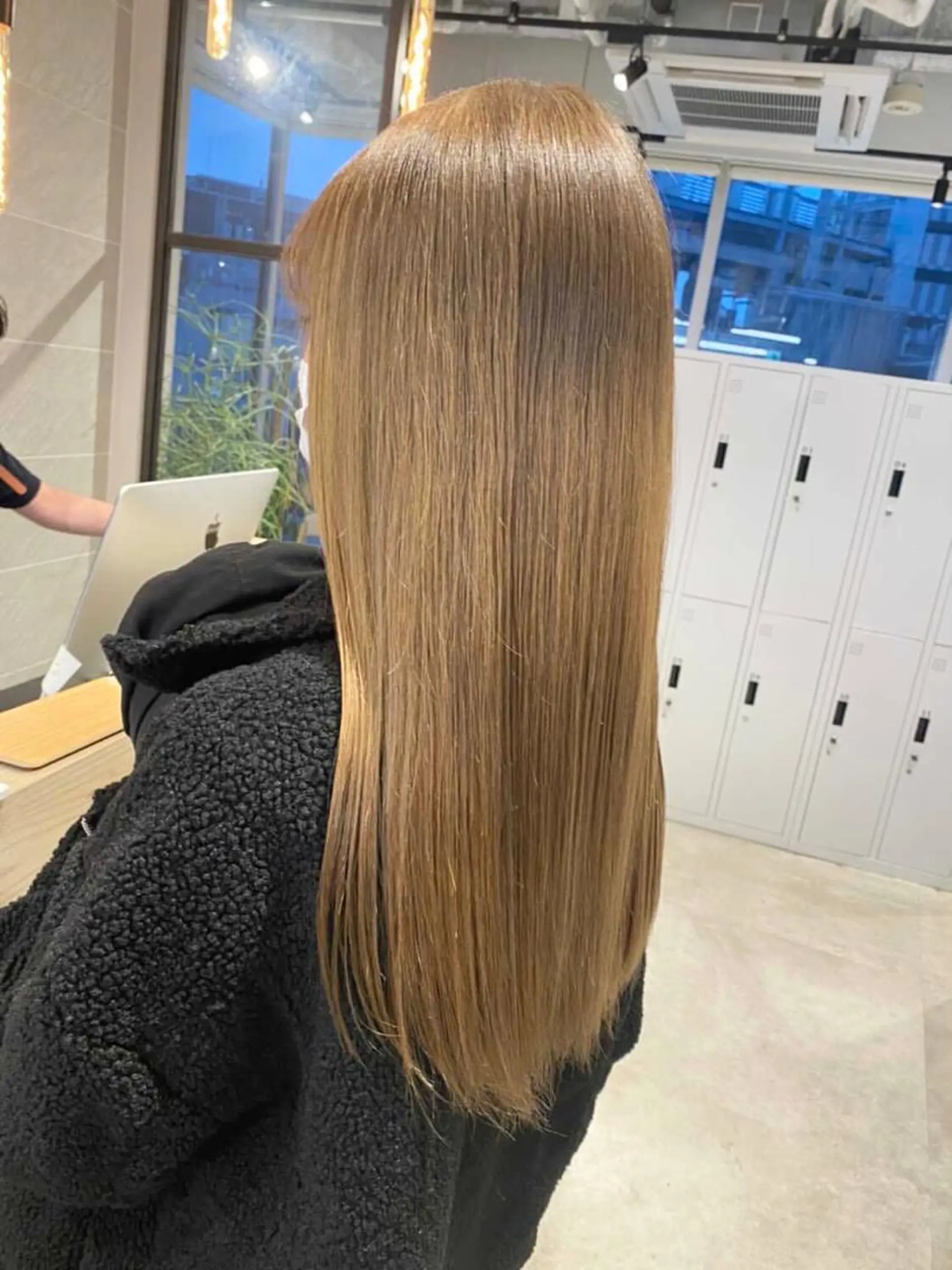 ロング カラー ハイトーン×レイヤー ／遠藤将太のヘアスタイル