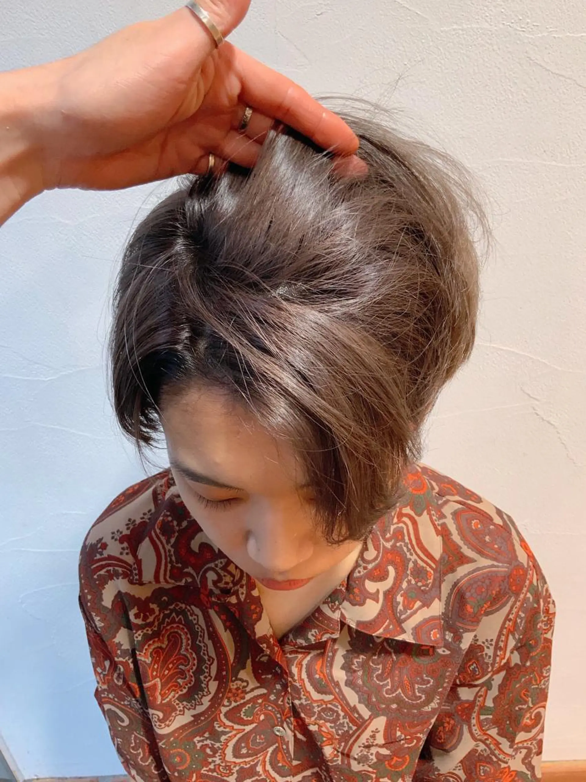 ショート カラー グレージュ ショートヘア メンズカット特化柏駅 徒歩3分LOUのヘアスタイル
