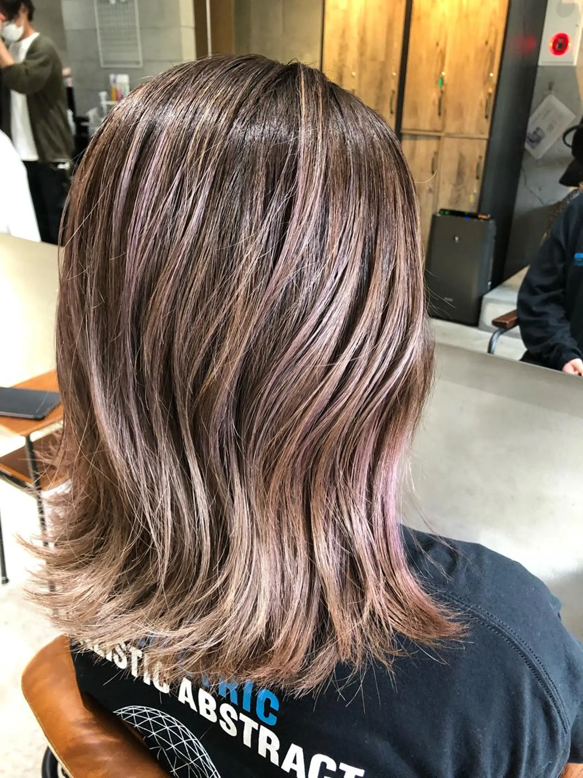 セミロング カラー グラデーションカラー ハイライトカラー ハイライト カット ヘアカラー くまがい みゆ【edge.】のヘアスタイル