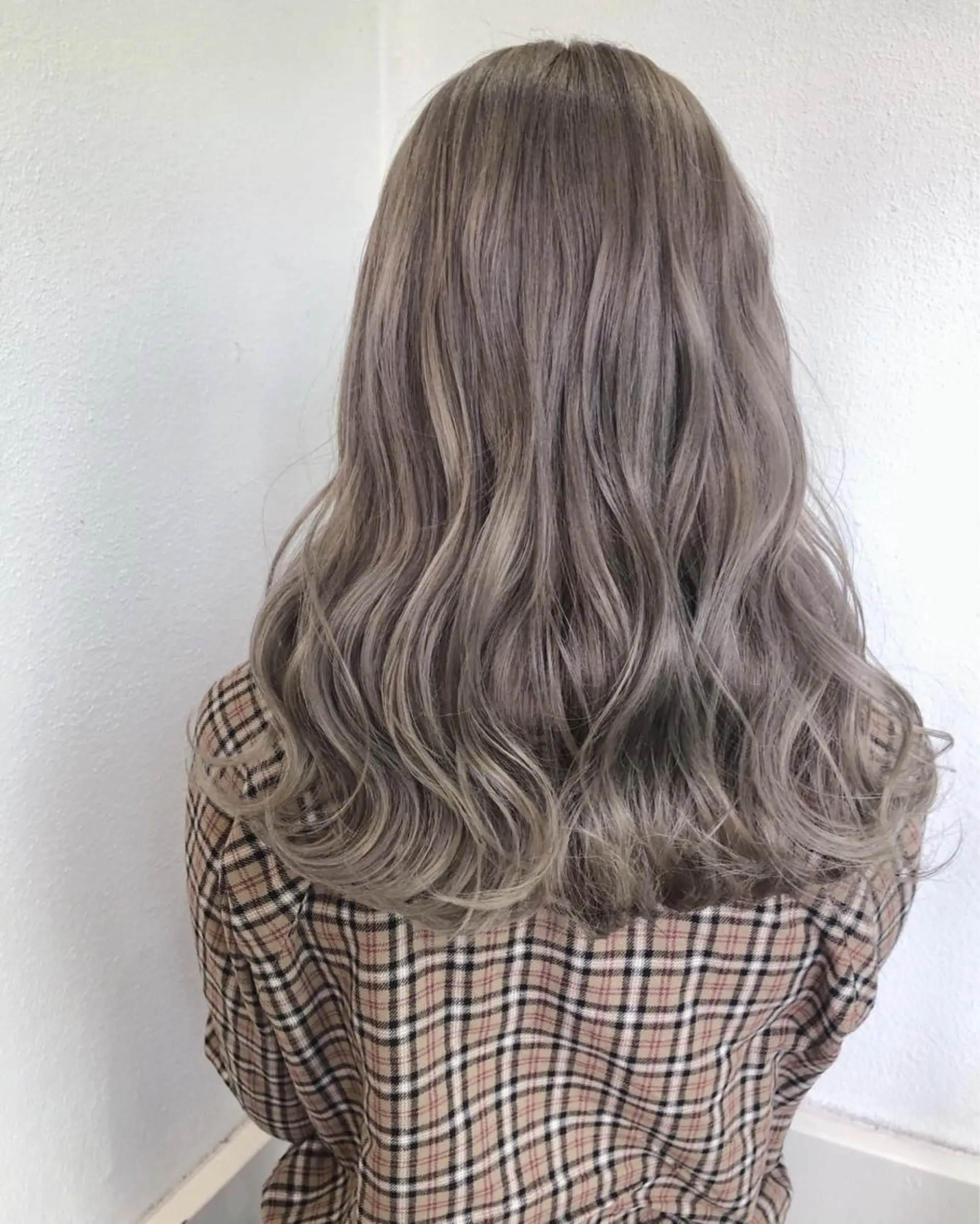 セミロング カラー ヘアアレンジ グレージュ ミルクティーグレージュ ヘアカラー トリートメント GiseL天神カラー 髪質改善/ブリーチのヘアスタイル