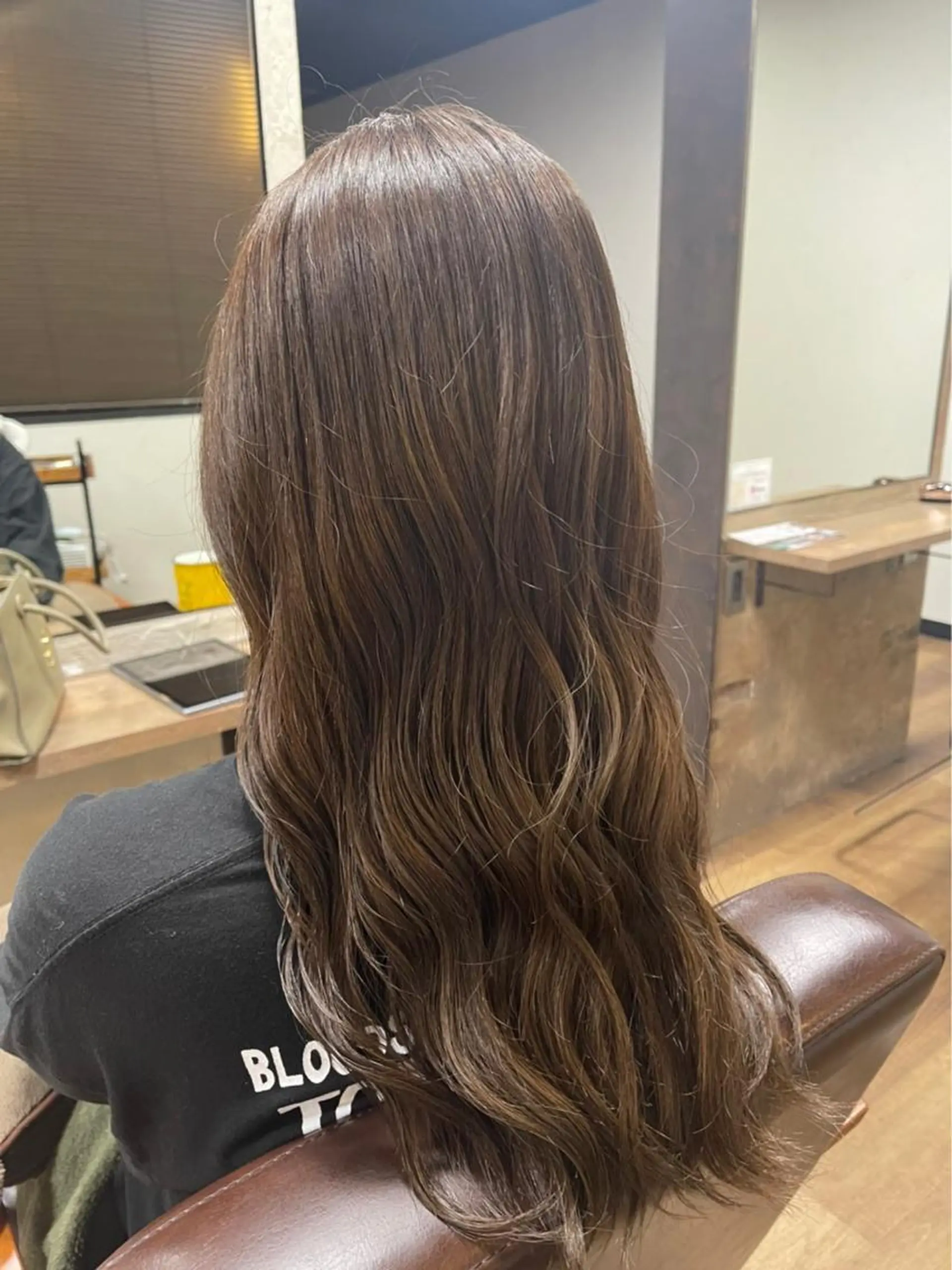 ロング カット ヘアカラー トリートメント 山﨑 大二郎のヘアスタイル