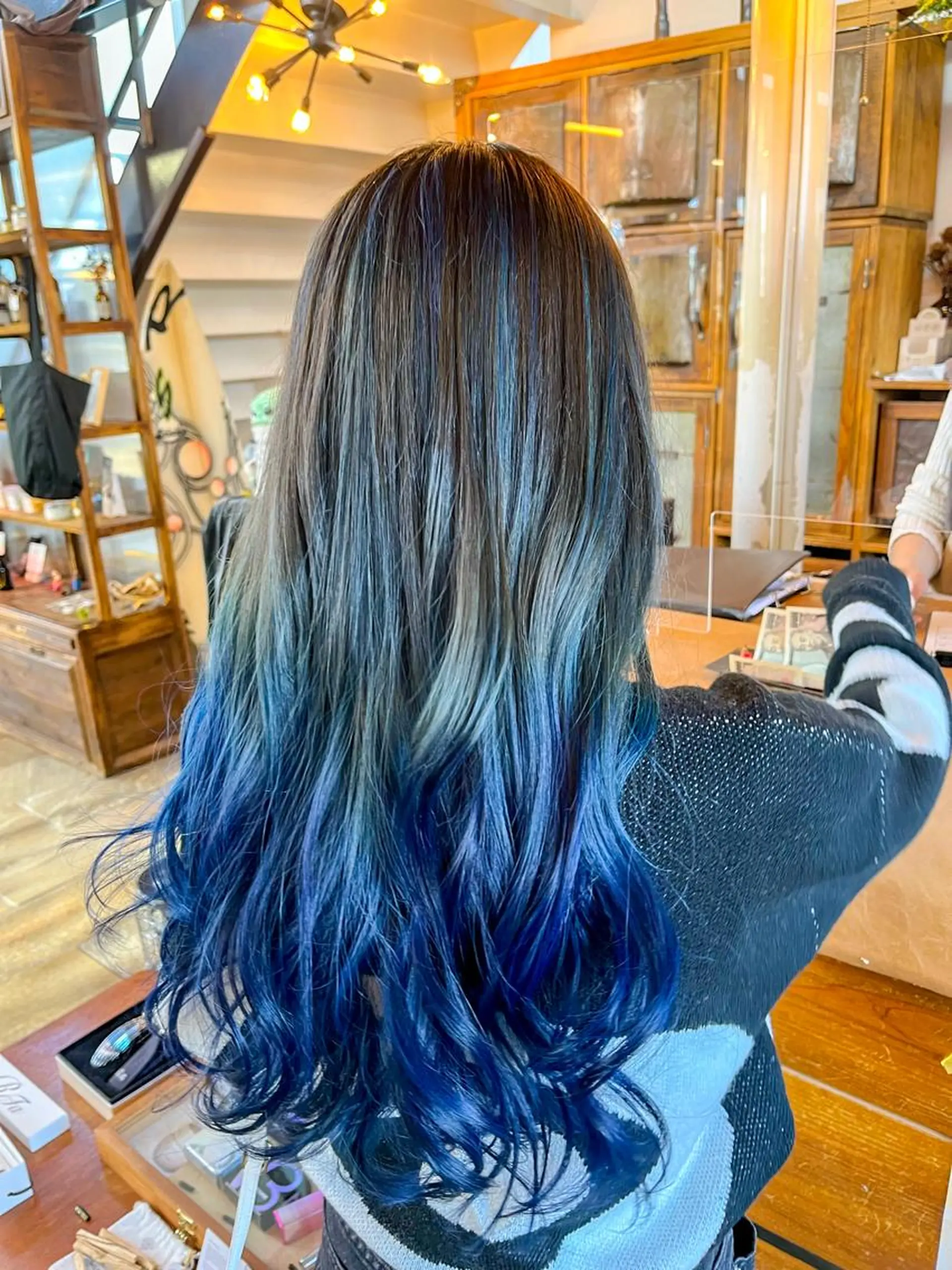 ロング カラー ヘアカラー 佐藤 美聡のヘアスタイル