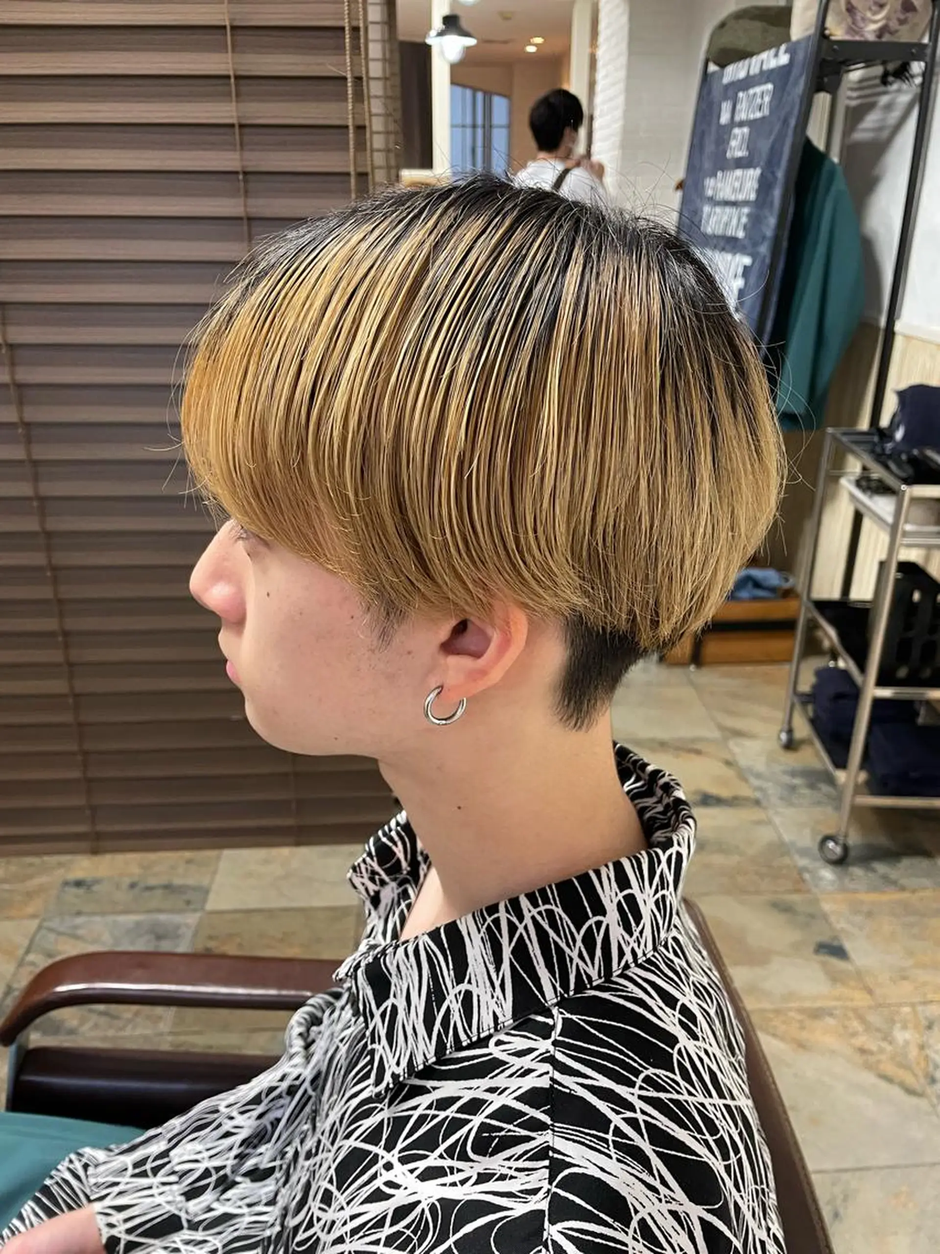 メンズ マッシュ シースルーマッシュ カット 榎戸 怜真のヘアスタイル