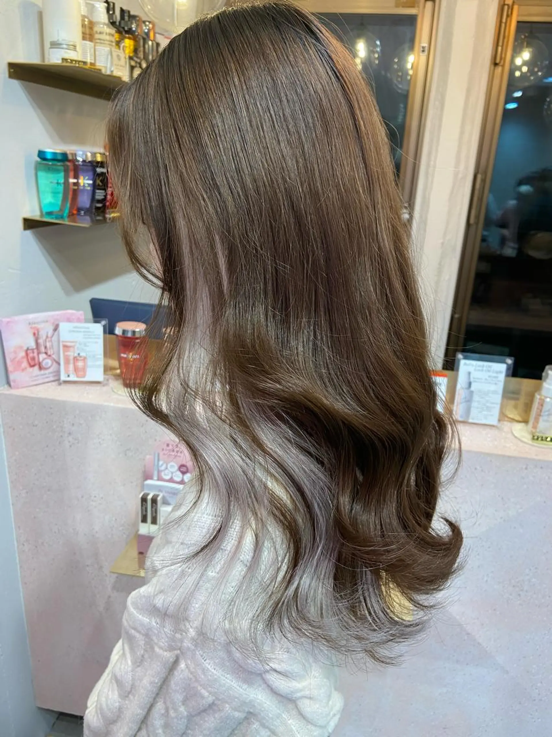 ロング カラー シールエクステ ブリーチ インナーカラー ブリーチなしカラー シルバー 新宿/韓国ヘア 中明度カラー/かやのヘアスタイル