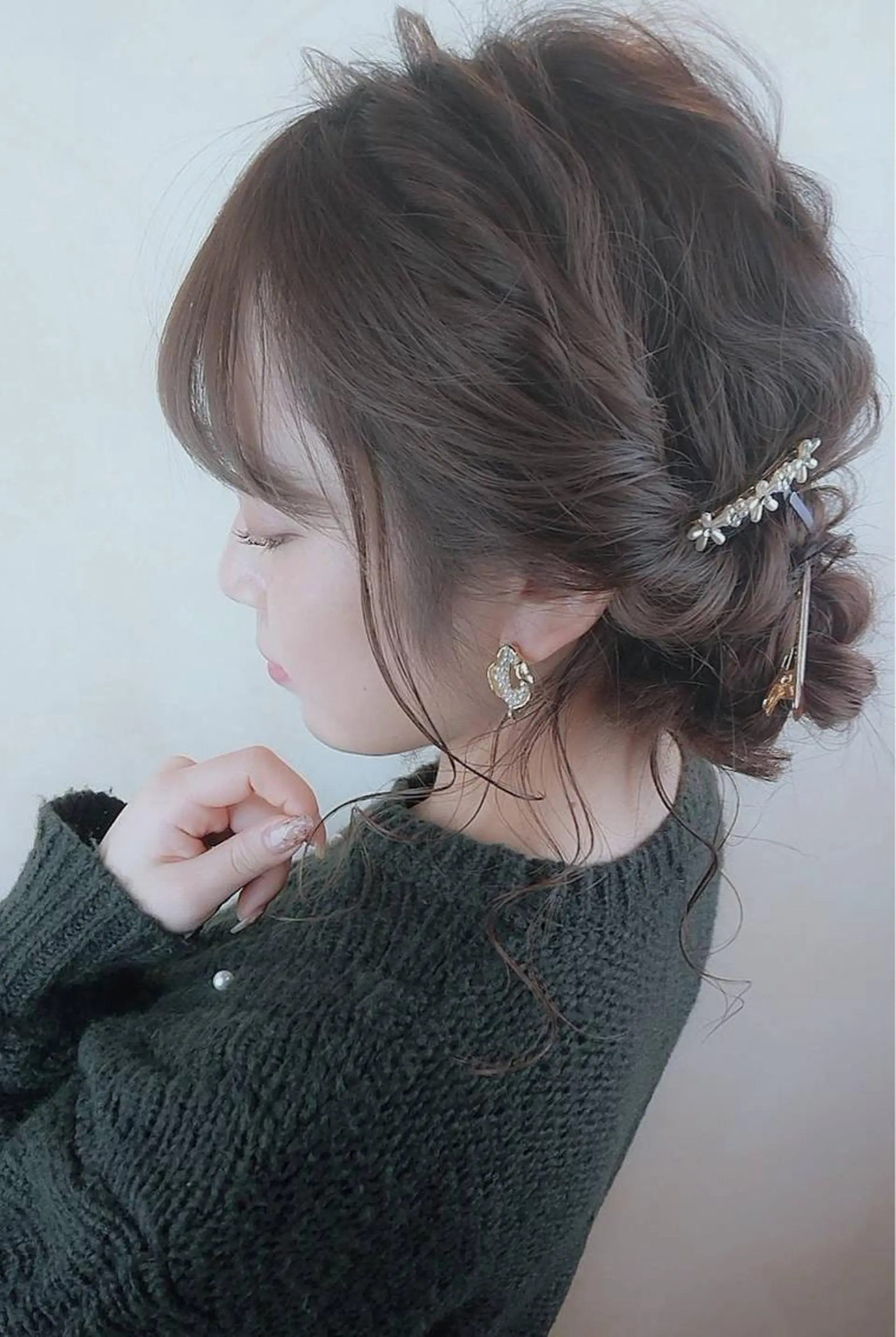 セミロング カレンダー 弁天町Tomoのヘアスタイル