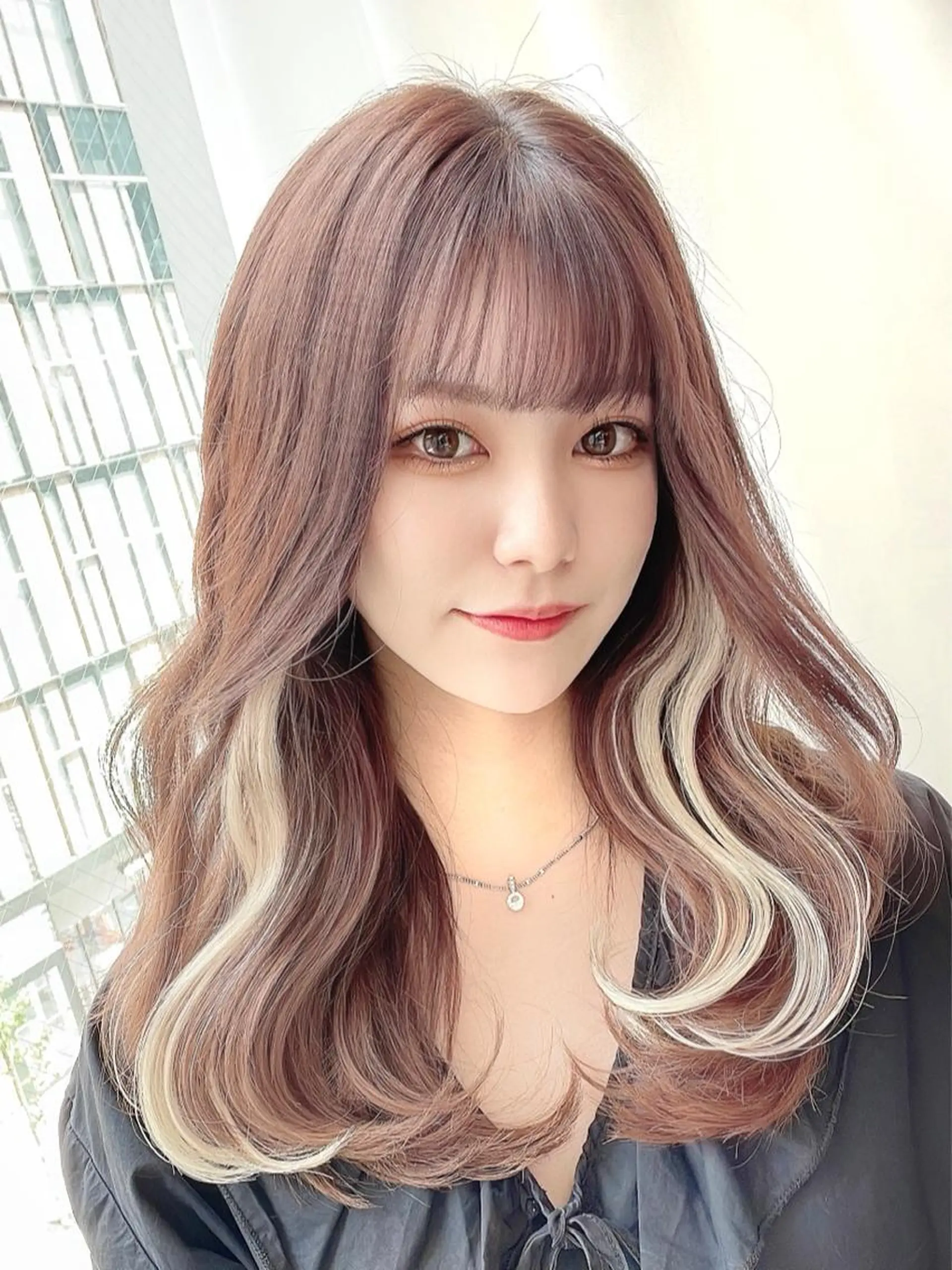 ロング カラー アディクシーカラー ベージュカラー 透明感カラー イヤリングカラー グレージュ カット ヘアカラー トリートメント 顔周り特化/韓国ヘア /レイヤー/吉野幸大のヘアスタイル