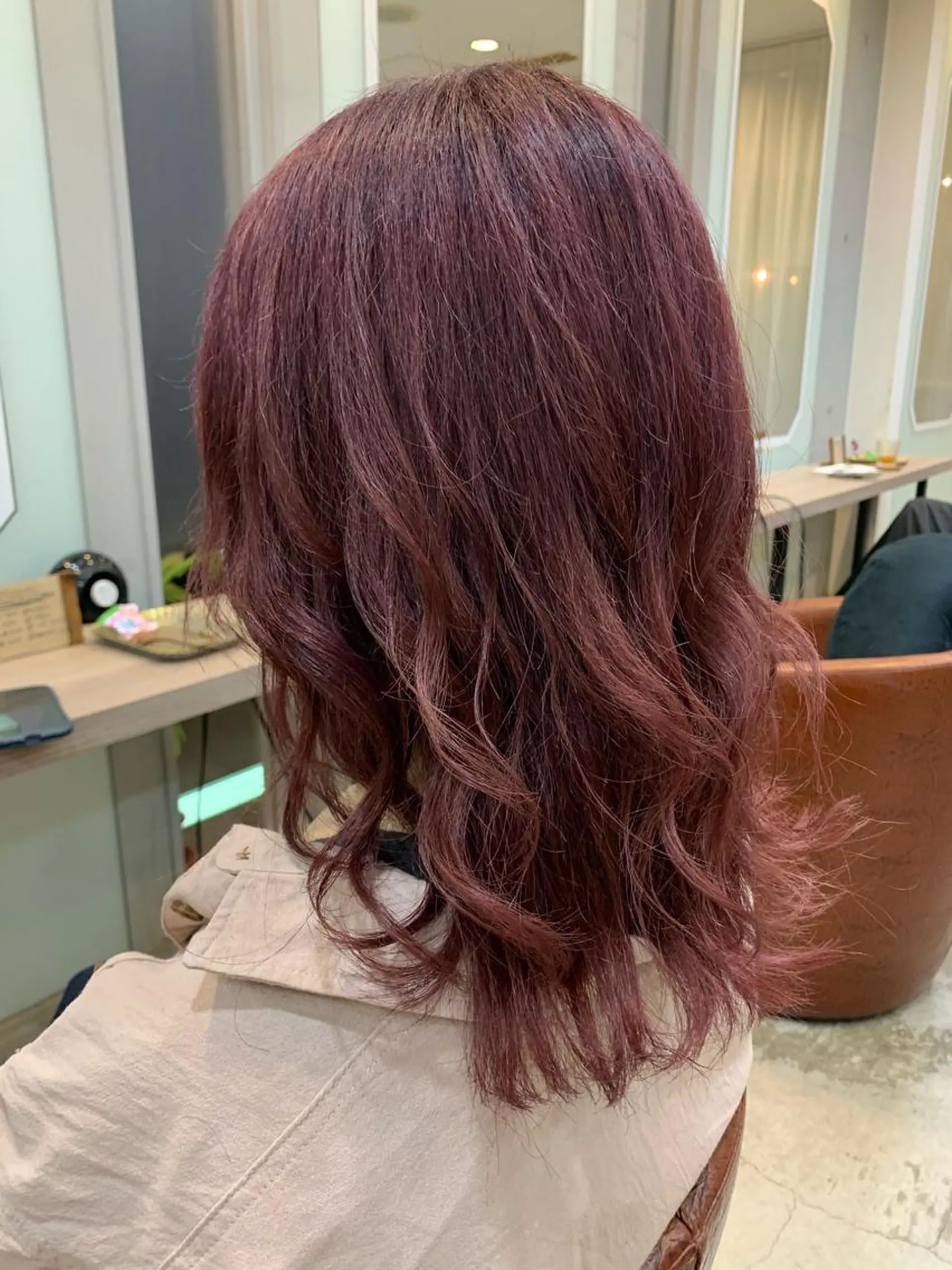 ミディアム おせ ちさとのヘアスタイル