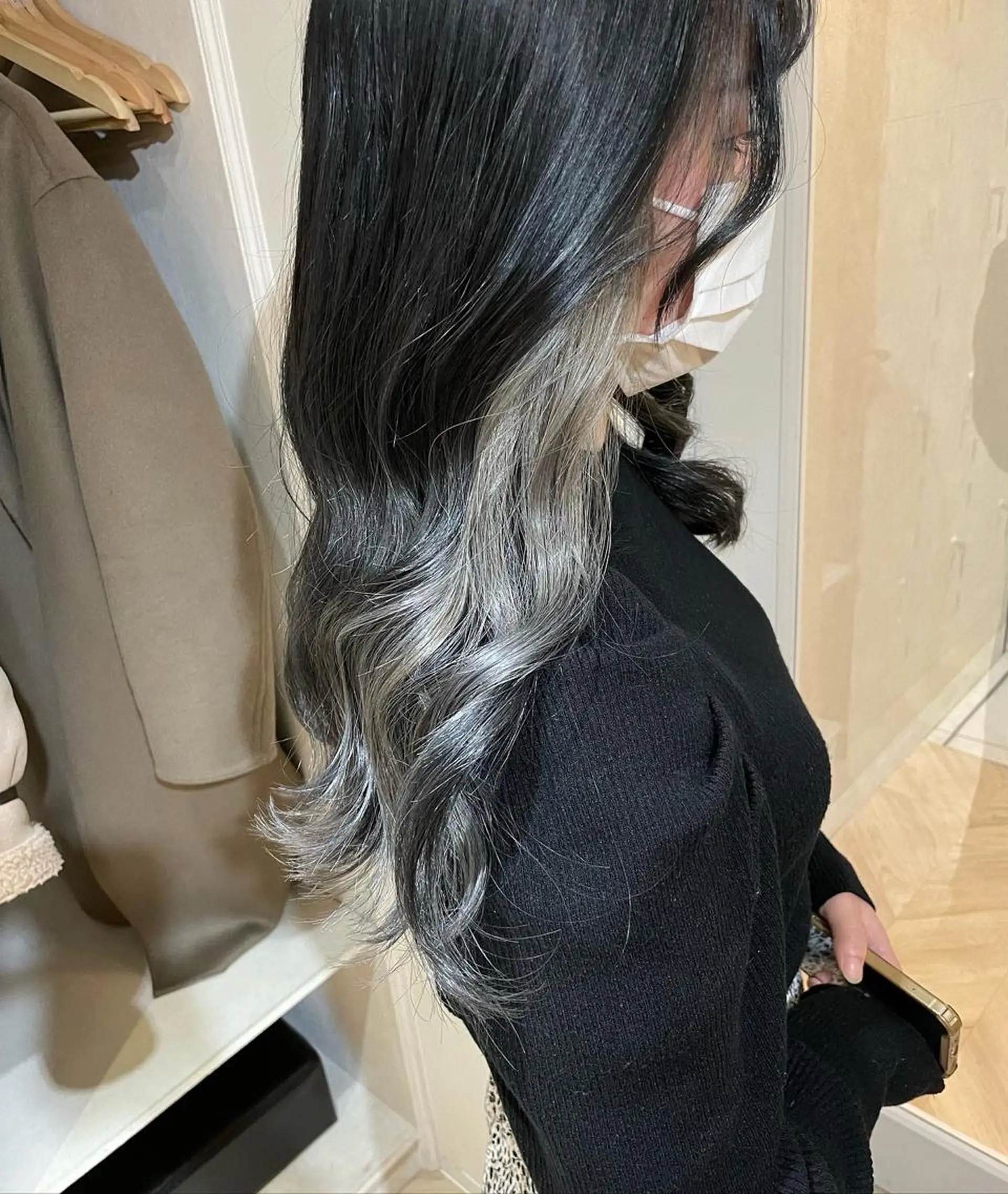 セミロング カラー akane .のヘアスタイル