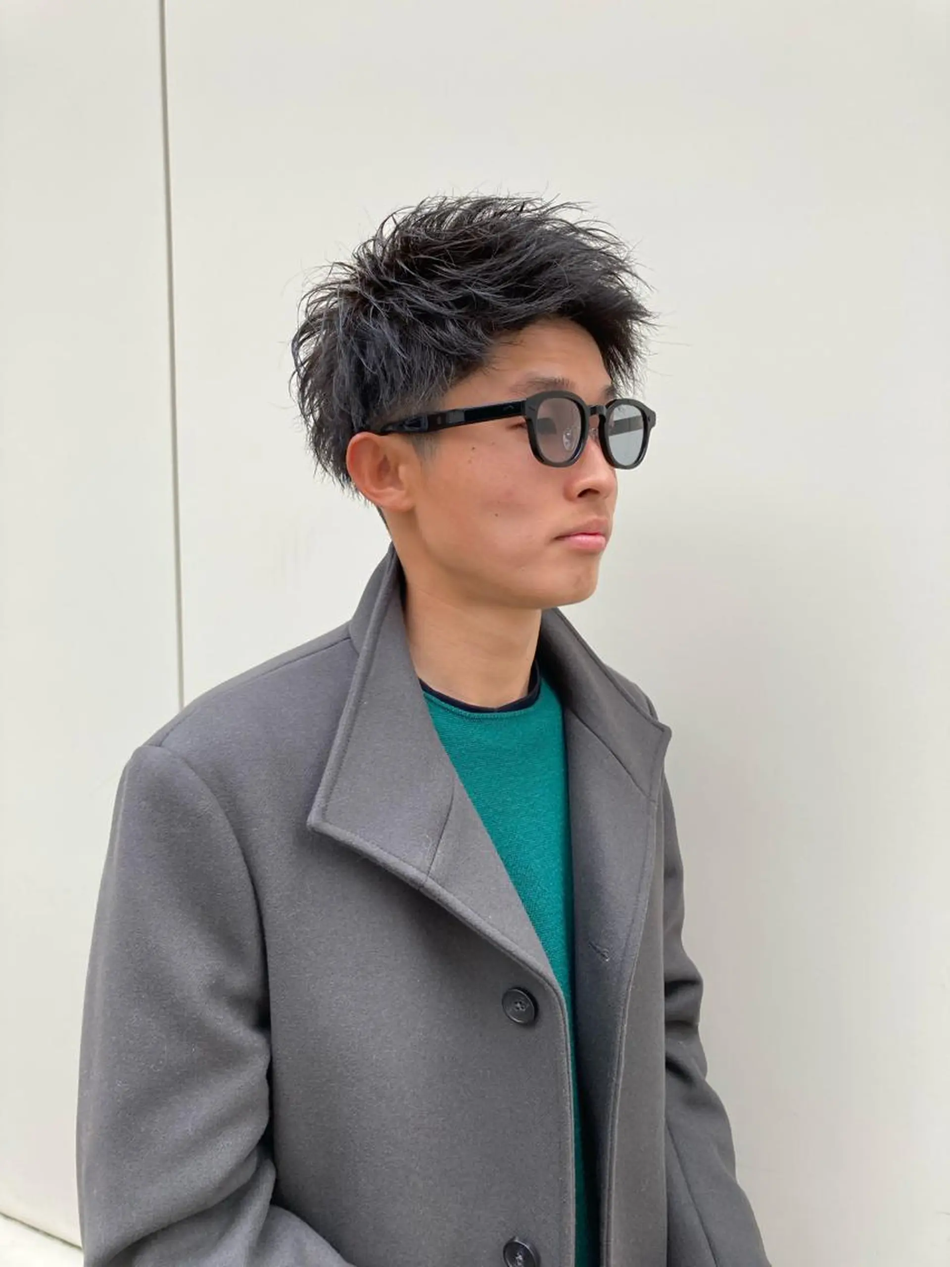 メンズ 顔まわりレイヤー デザインカットのヘアスタイル