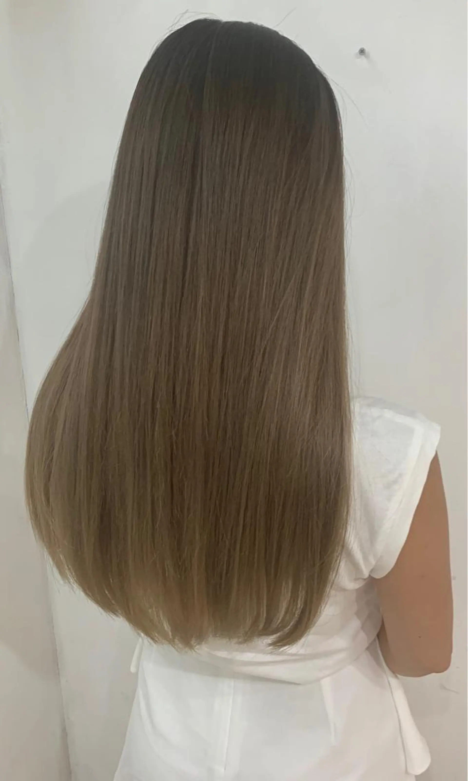 ロング カラー アッシュ バレイヤージュ ブリーチ デザインカラー グレージュ カット ヘアカラー トリートメント 京都大人女性ショート 徒歩1分/秋山のヘアスタイル