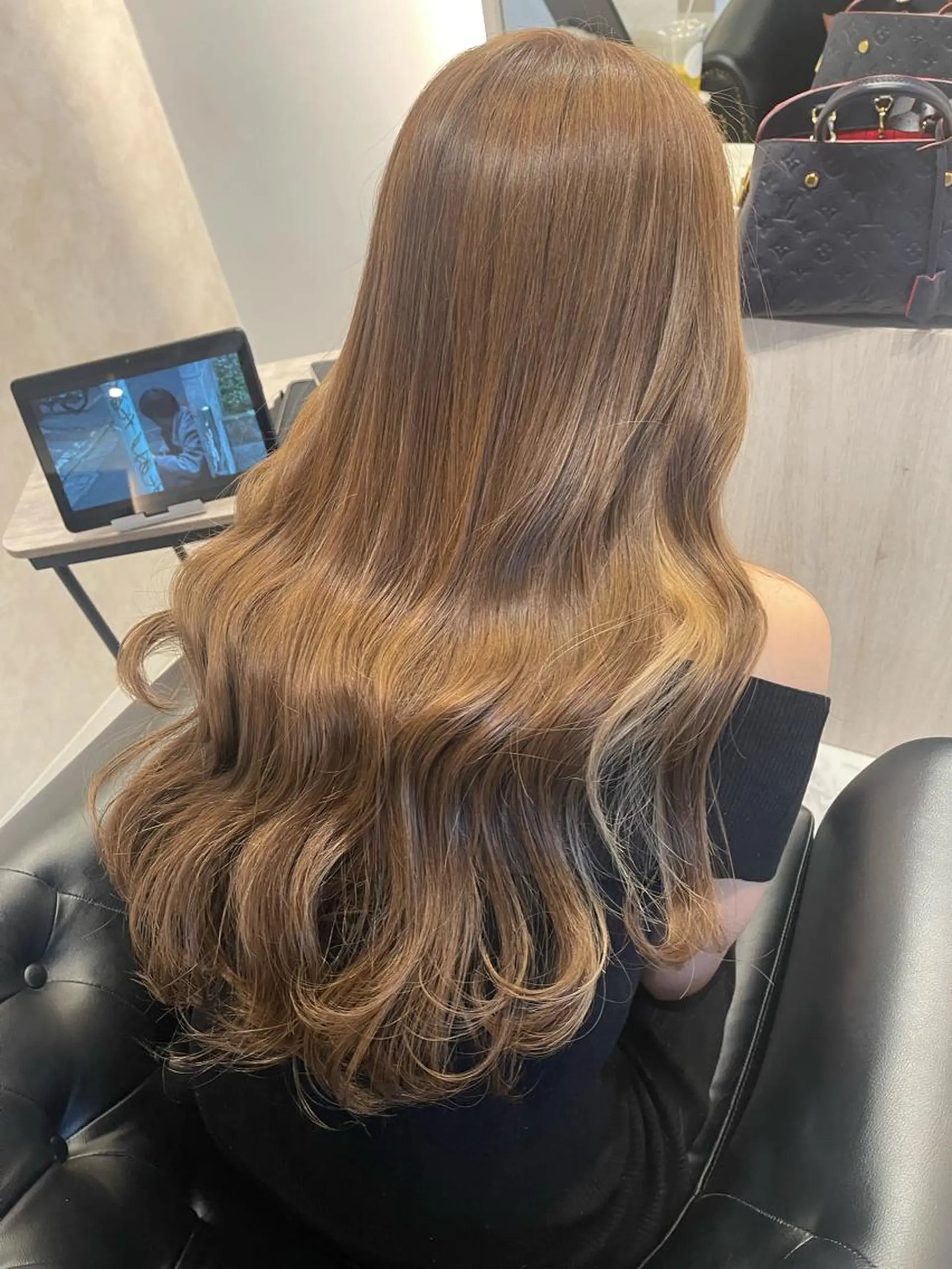 ロング カラー カット ヘアカラー トリートメント emi/髪質改善/ 韓国風/艶カラーのヘアスタイル