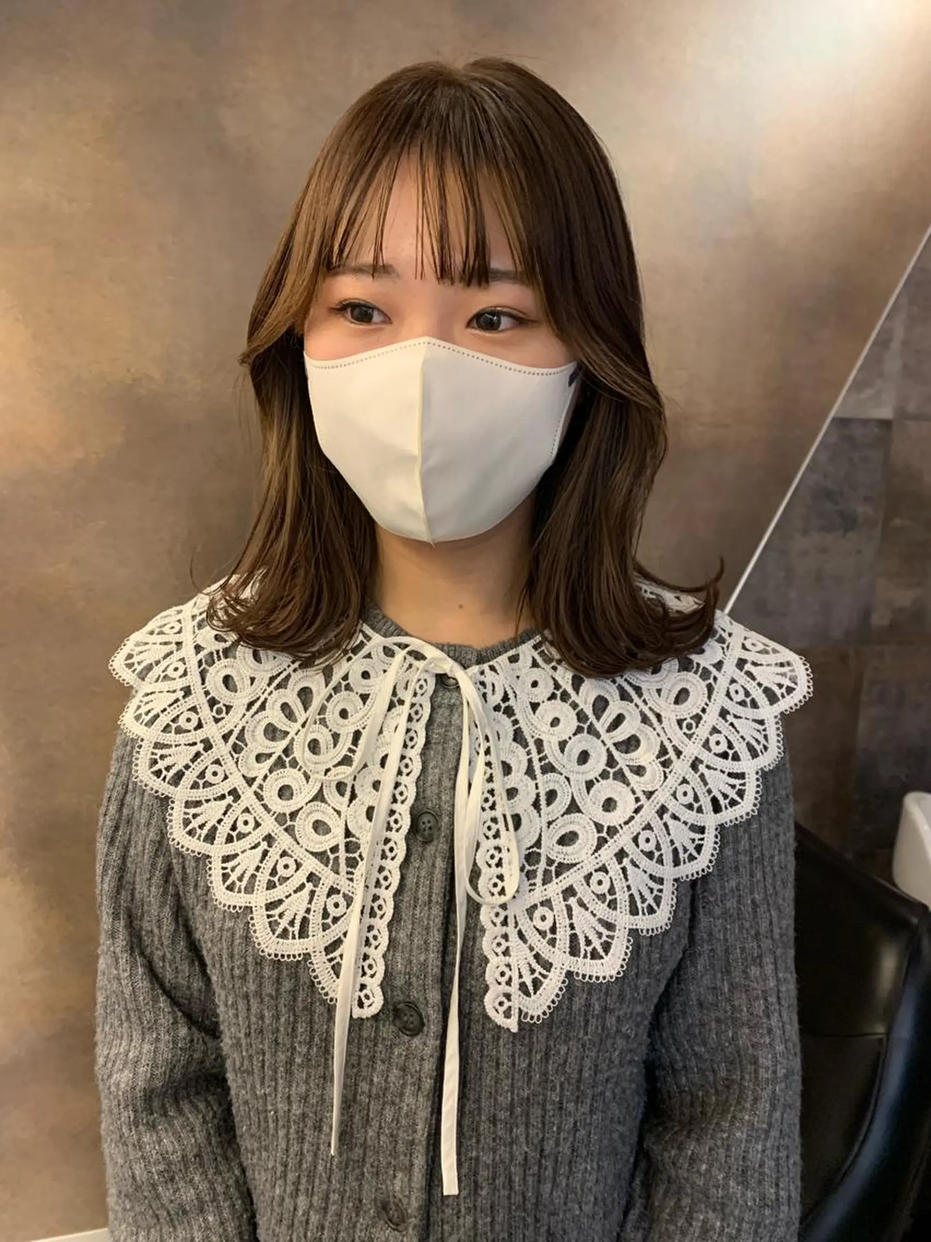 ミディアム カラー カット ヘアカラー SAKINO． ベージュカラーのヘアスタイル