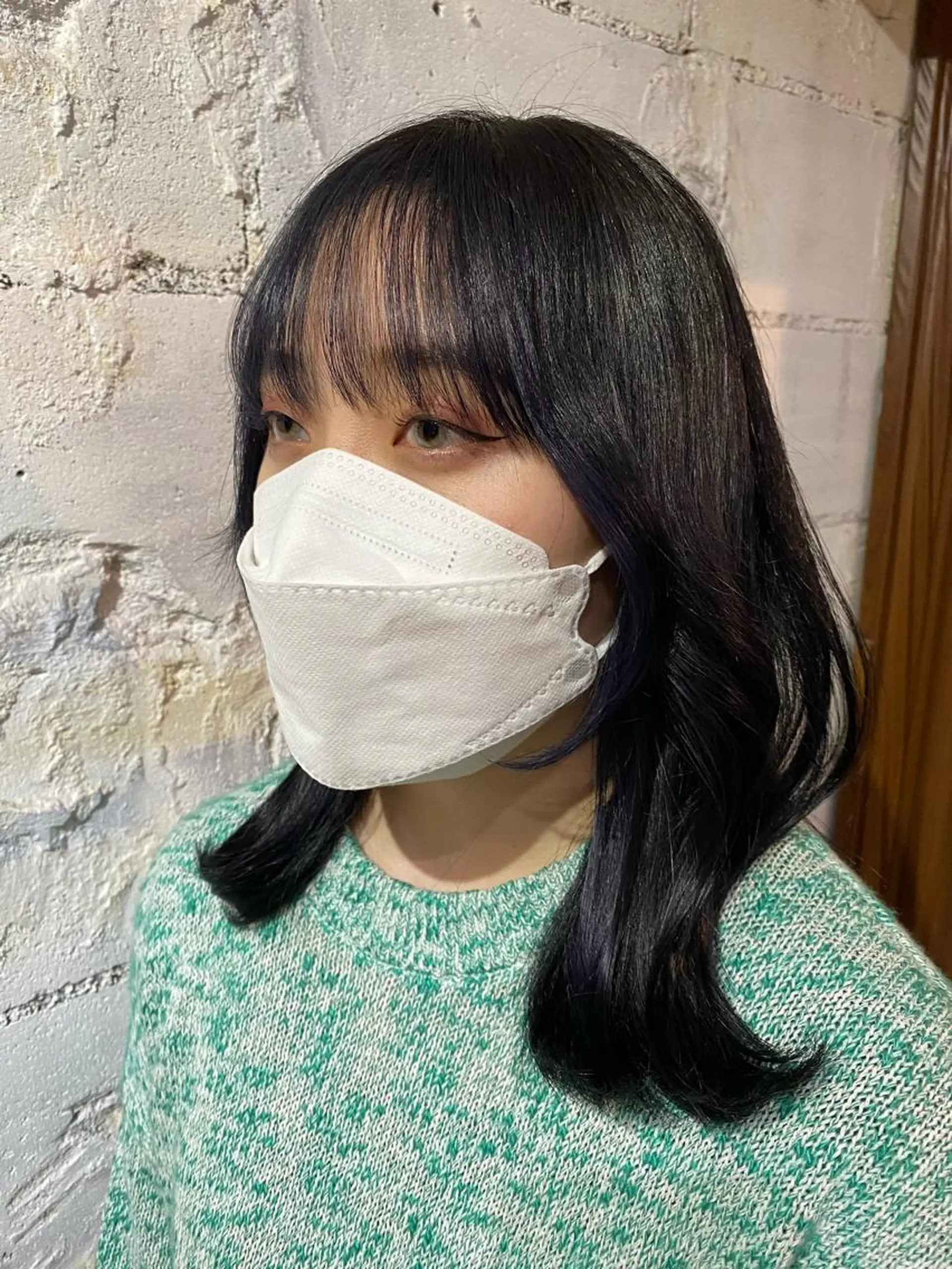 ミディアム カラー ヘアアレンジ ネイビーカラー くびれヘア カット ヘアカラー トリートメント 【韓国レイヤー特化 ハッシュカット】のヘアスタイル