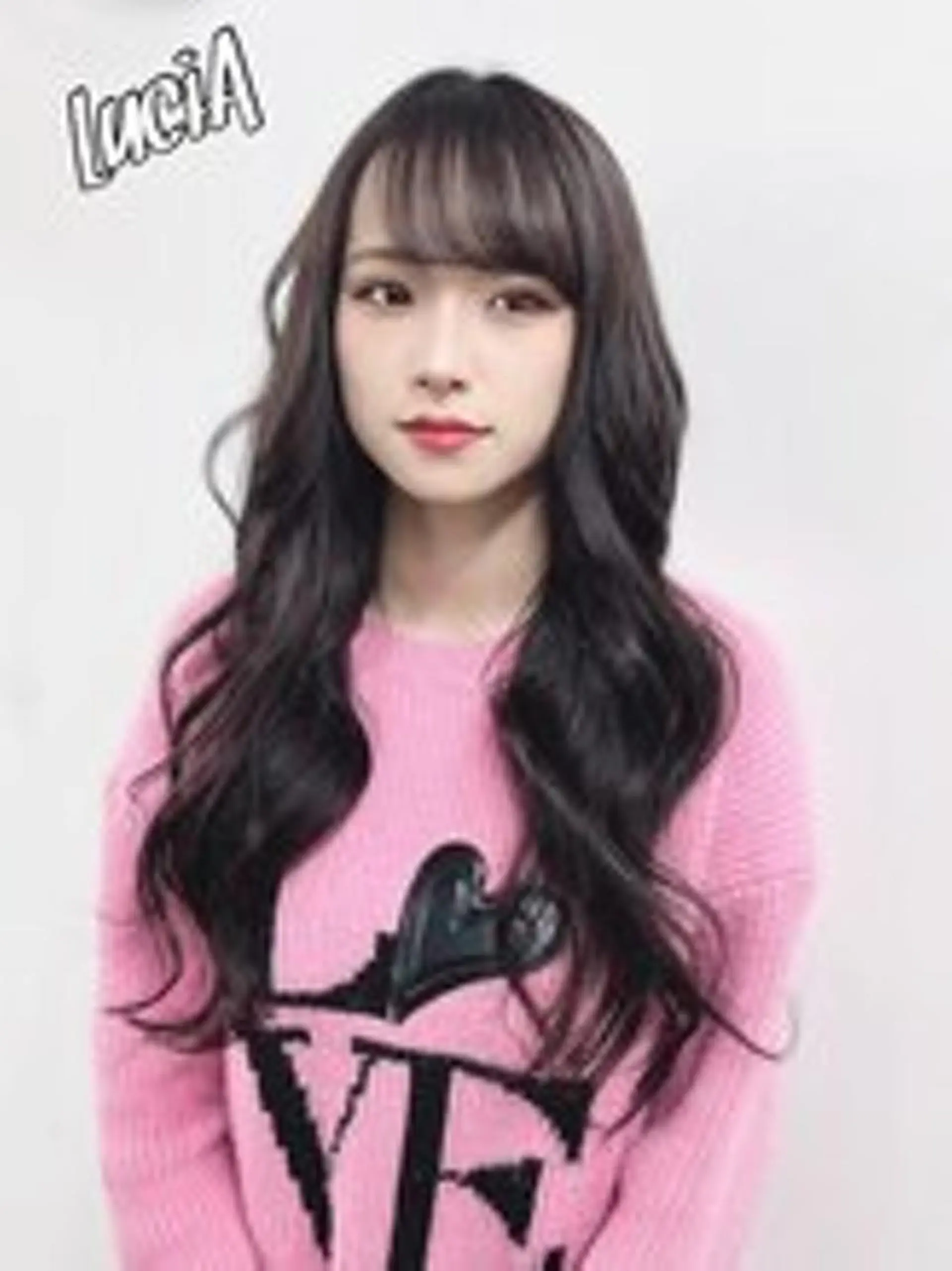 ロング ヘアアレンジ LuciA エクステカラーのヘアスタイル